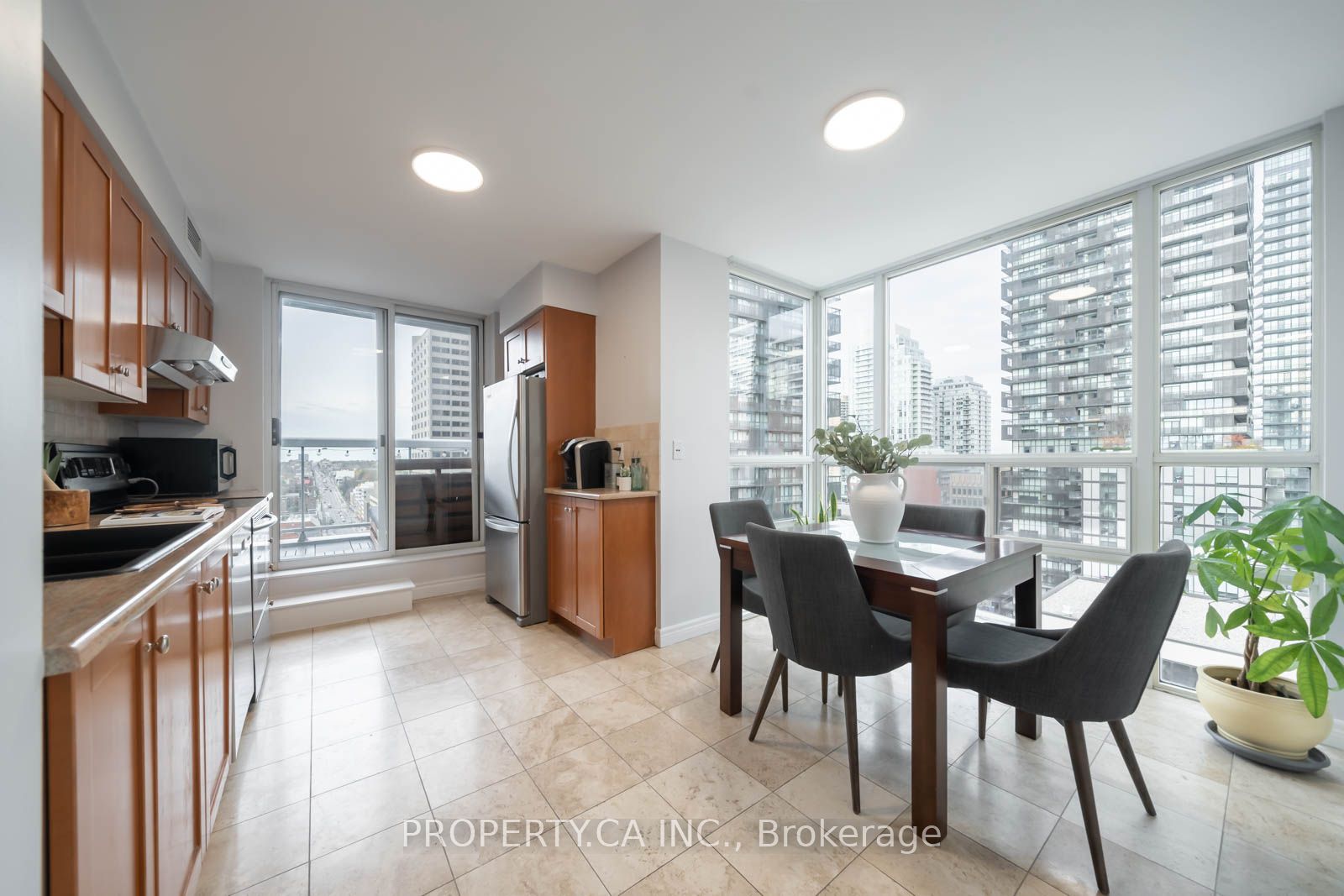 43 Eglinton Avenue E, #1902