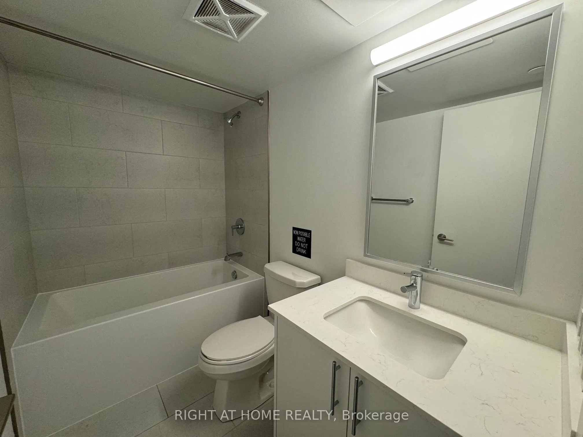 3 Strathgowan Avenue, #323