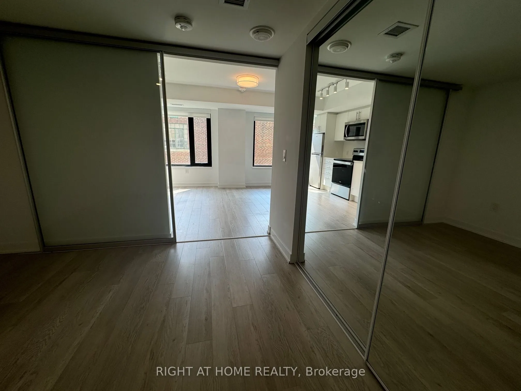 3 Strathgowan Avenue, #323