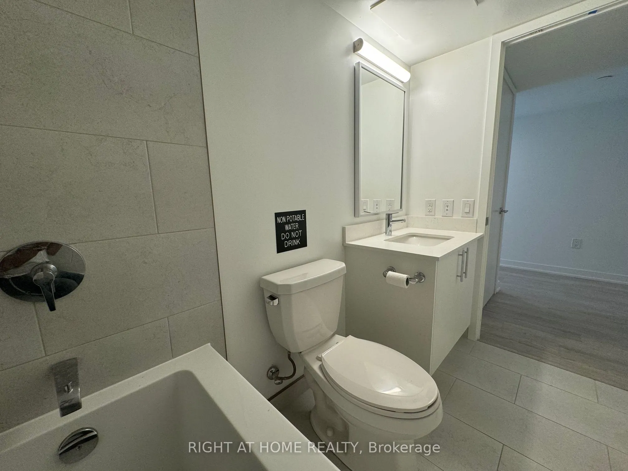 3 Strathgowan Avenue, #323