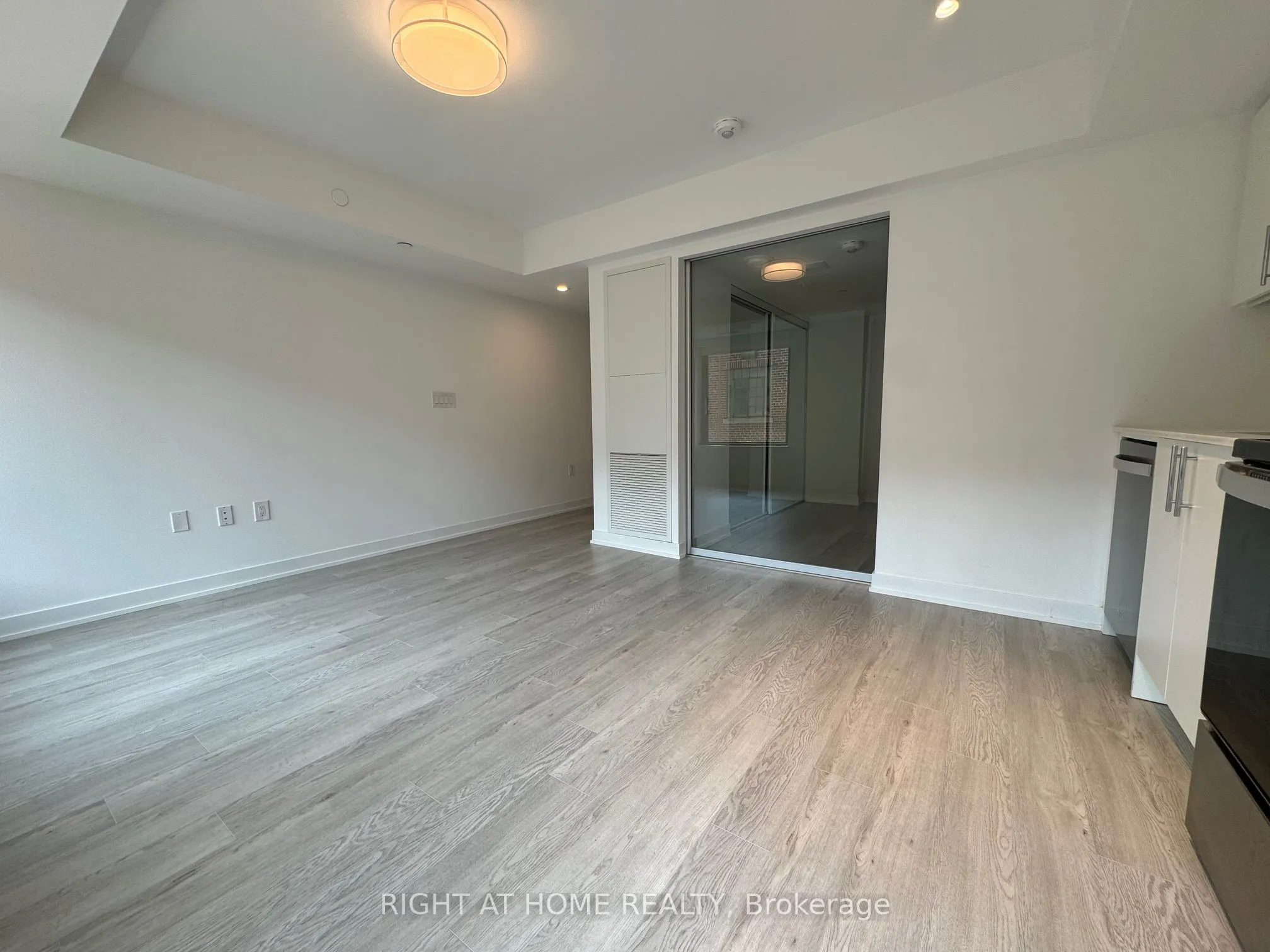 3 Strathgowan Avenue, #323