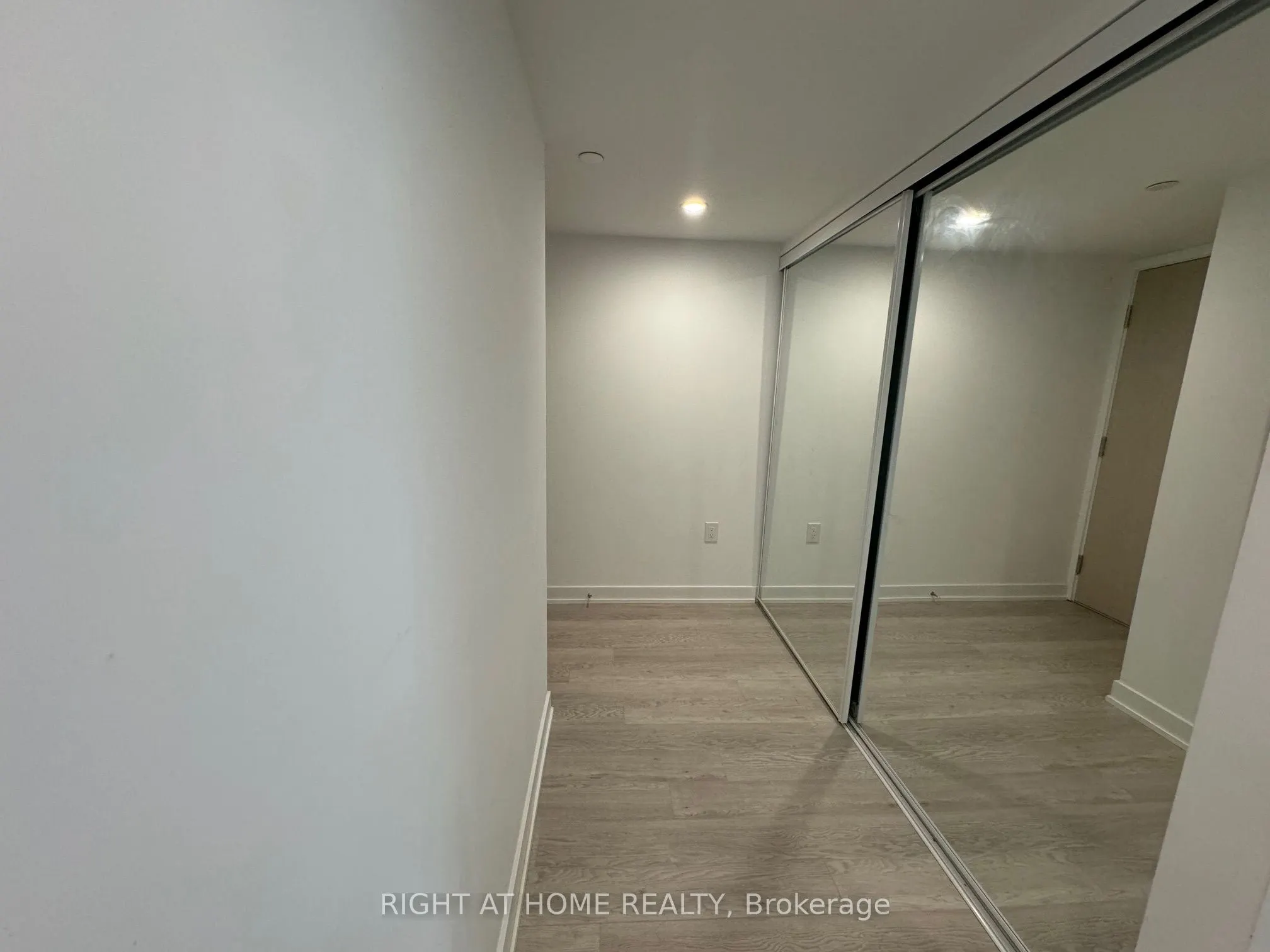 3 Strathgowan Avenue, #323