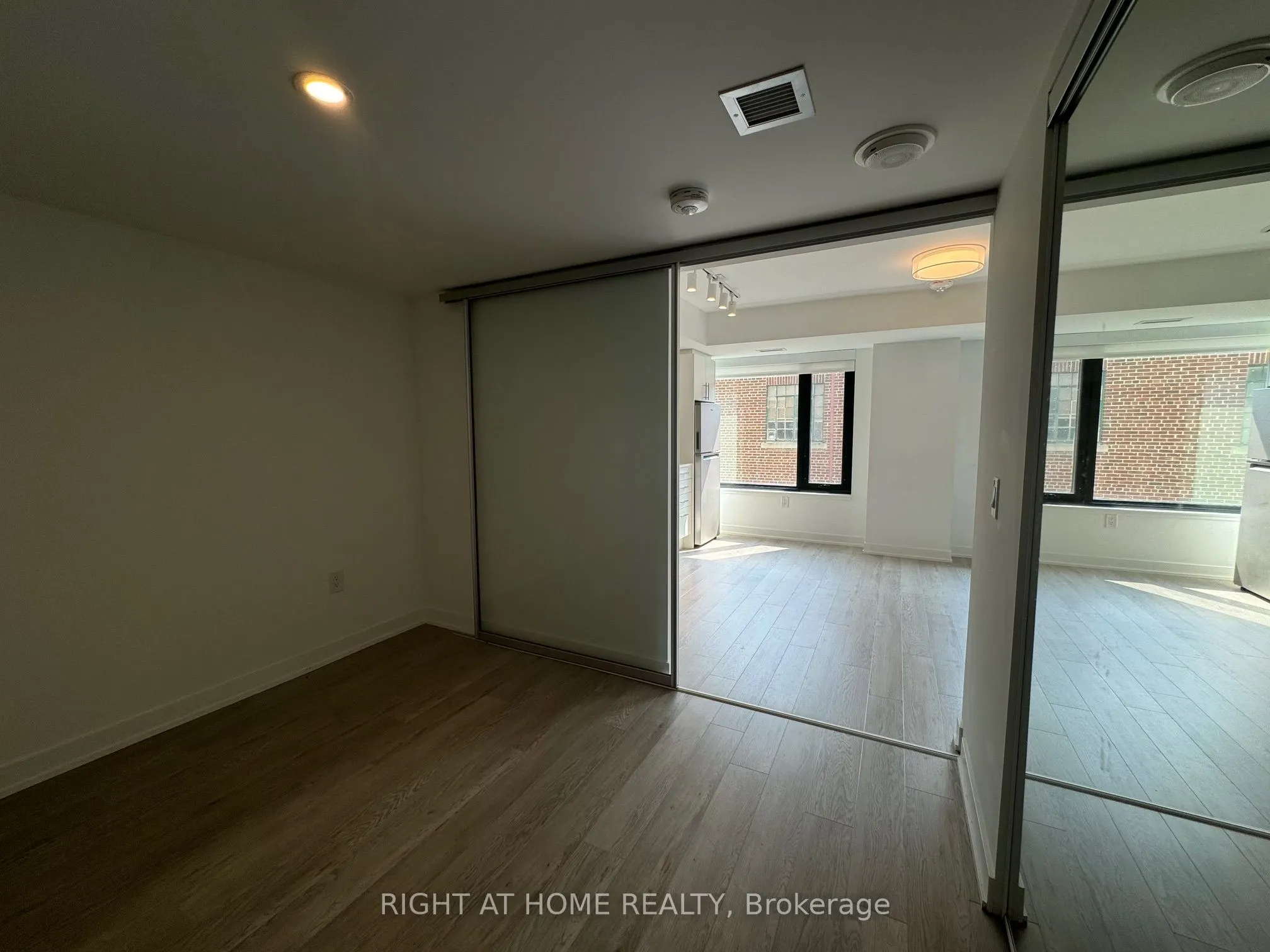 3 Strathgowan Avenue, #323