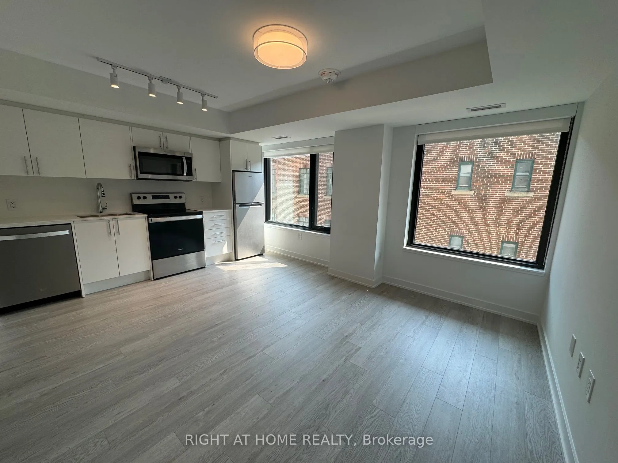 3 Strathgowan Avenue, #323