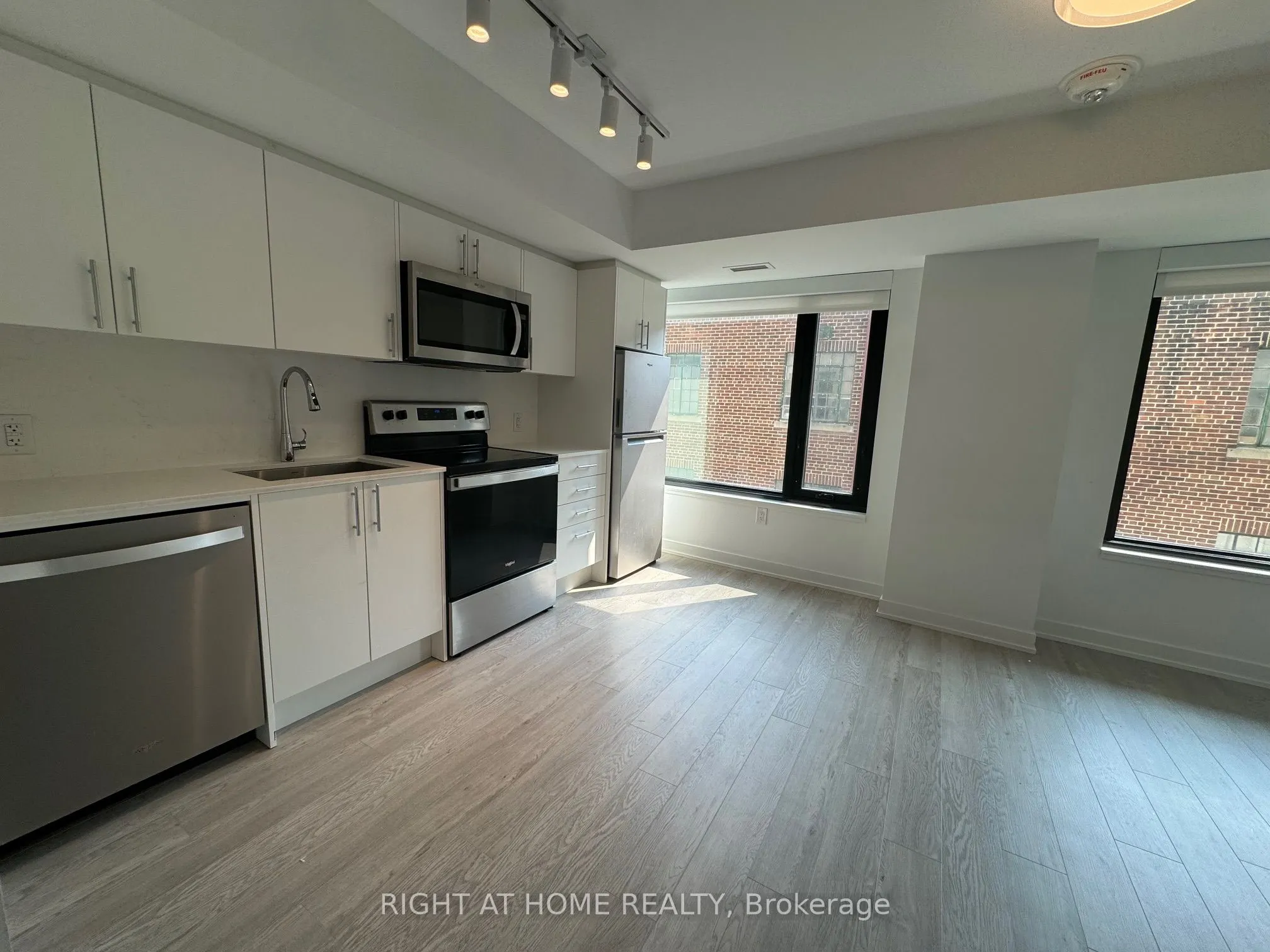 3 Strathgowan Avenue, #323