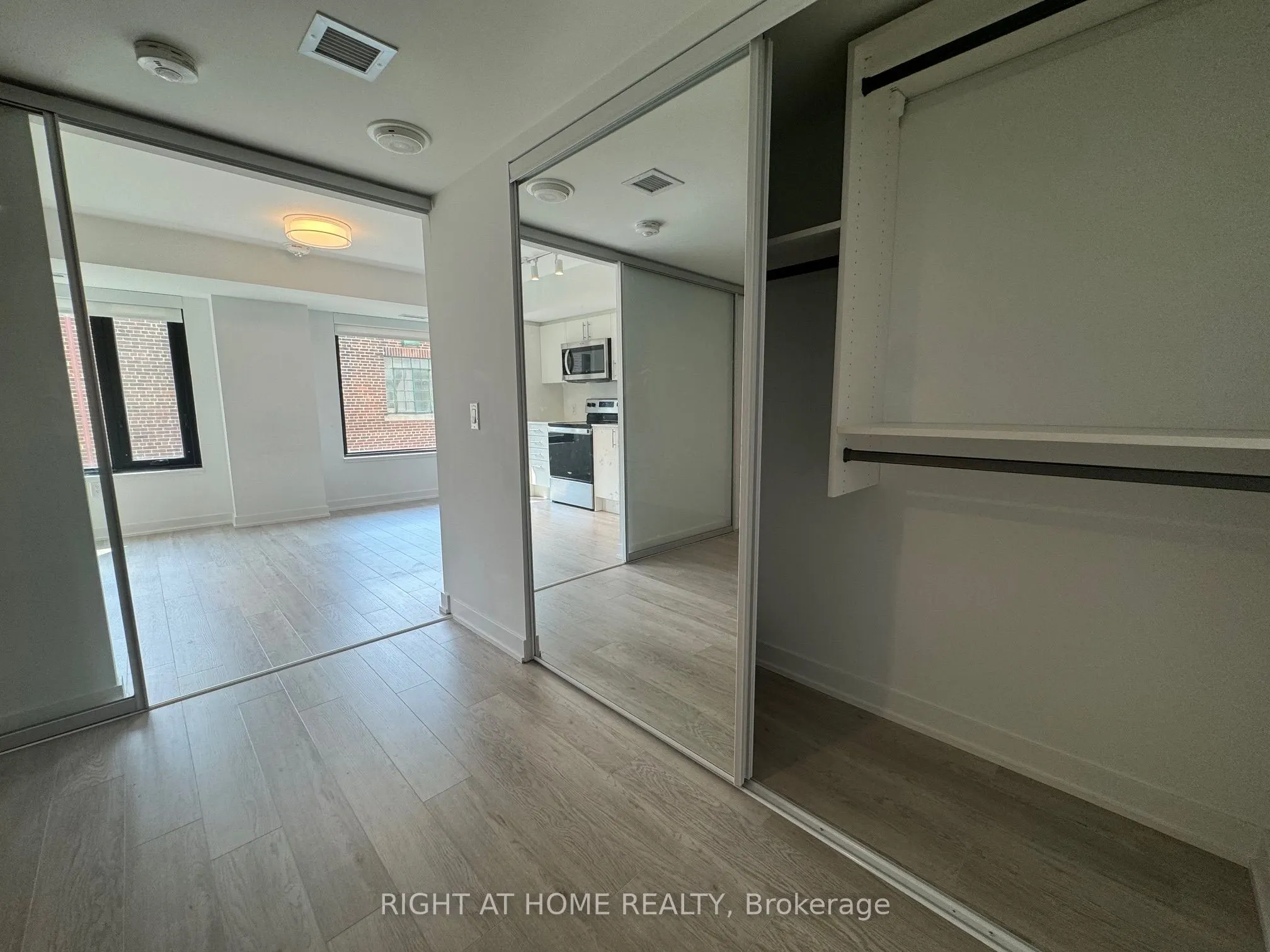 3 Strathgowan Avenue, #323