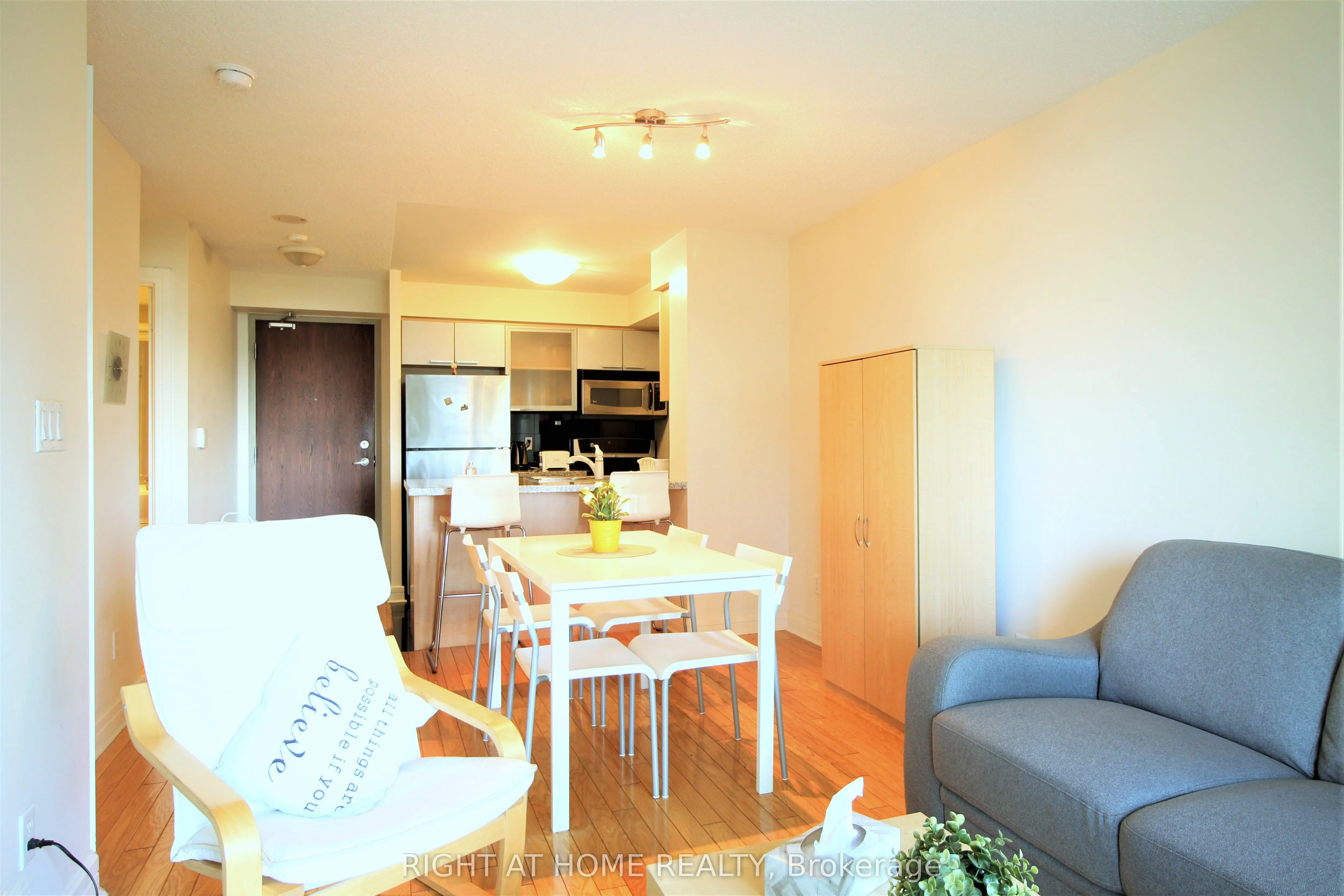 16 Harrison Garden Boulevard, #406