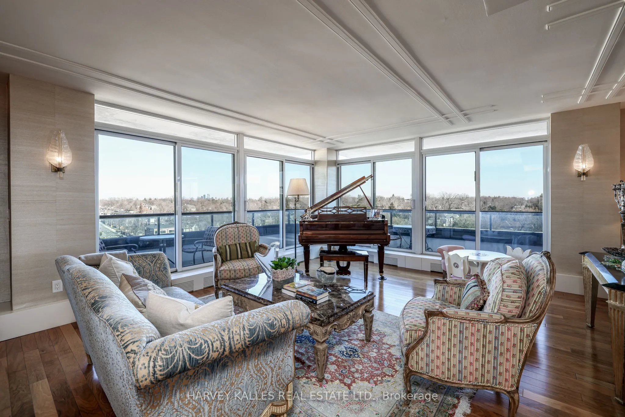 2600 Bathurst Street, #801