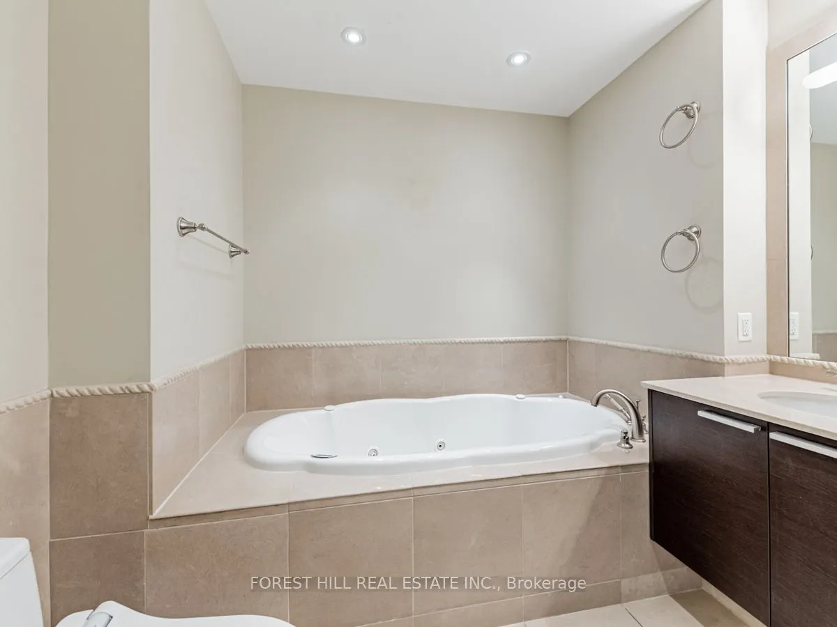660 Sheppard Avenue E, #1402