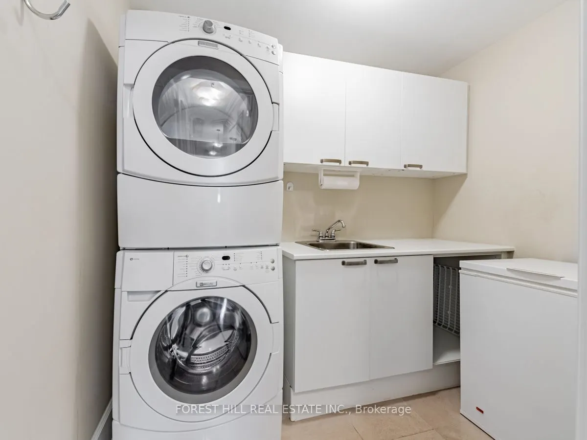 660 Sheppard Avenue E, #1402