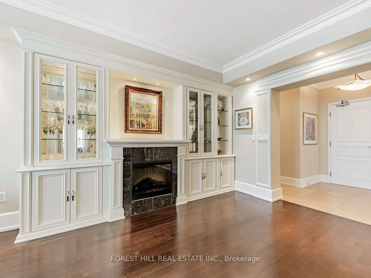 660 Sheppard Avenue E, #1402