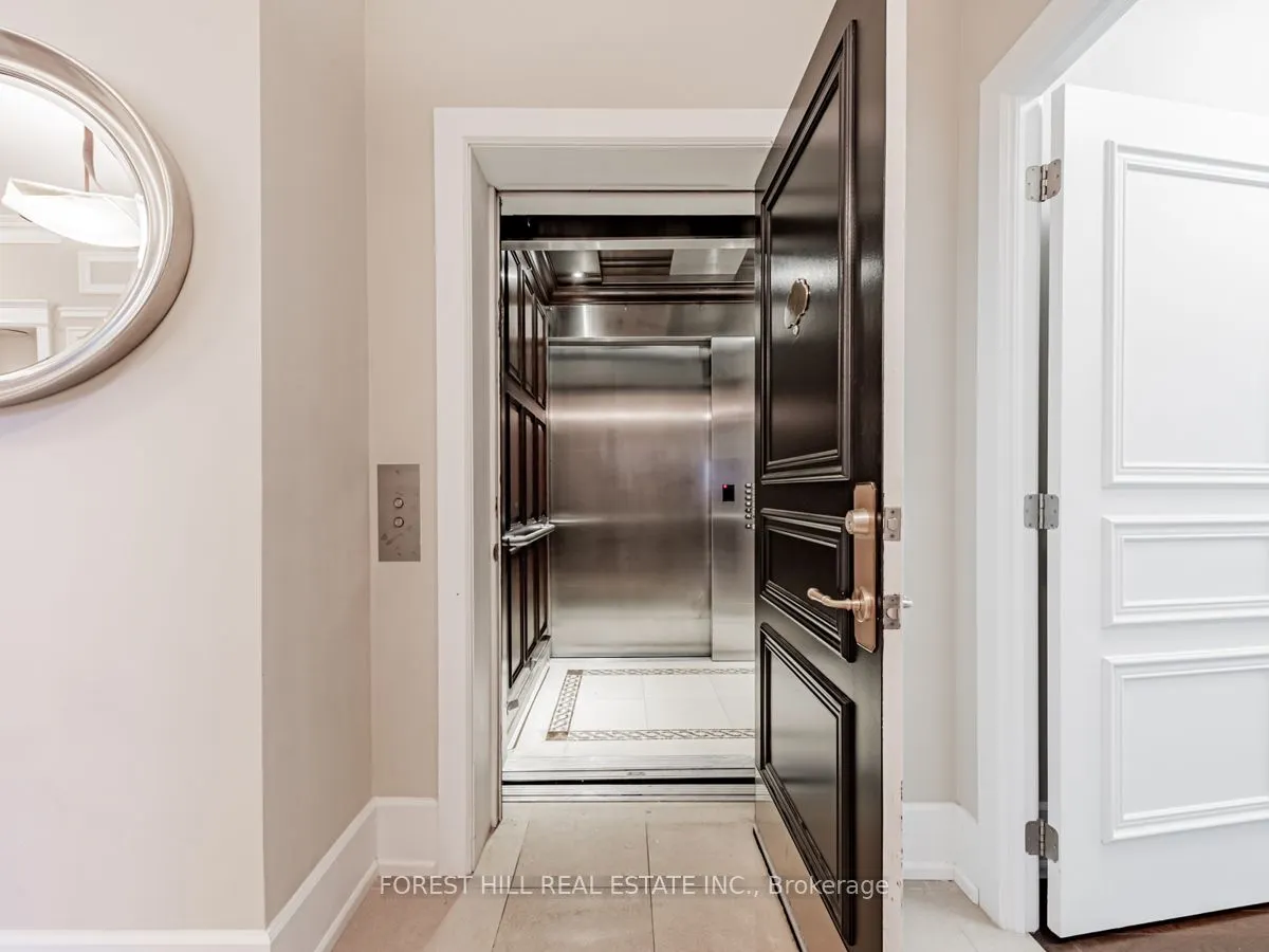 660 Sheppard Avenue E, #1402