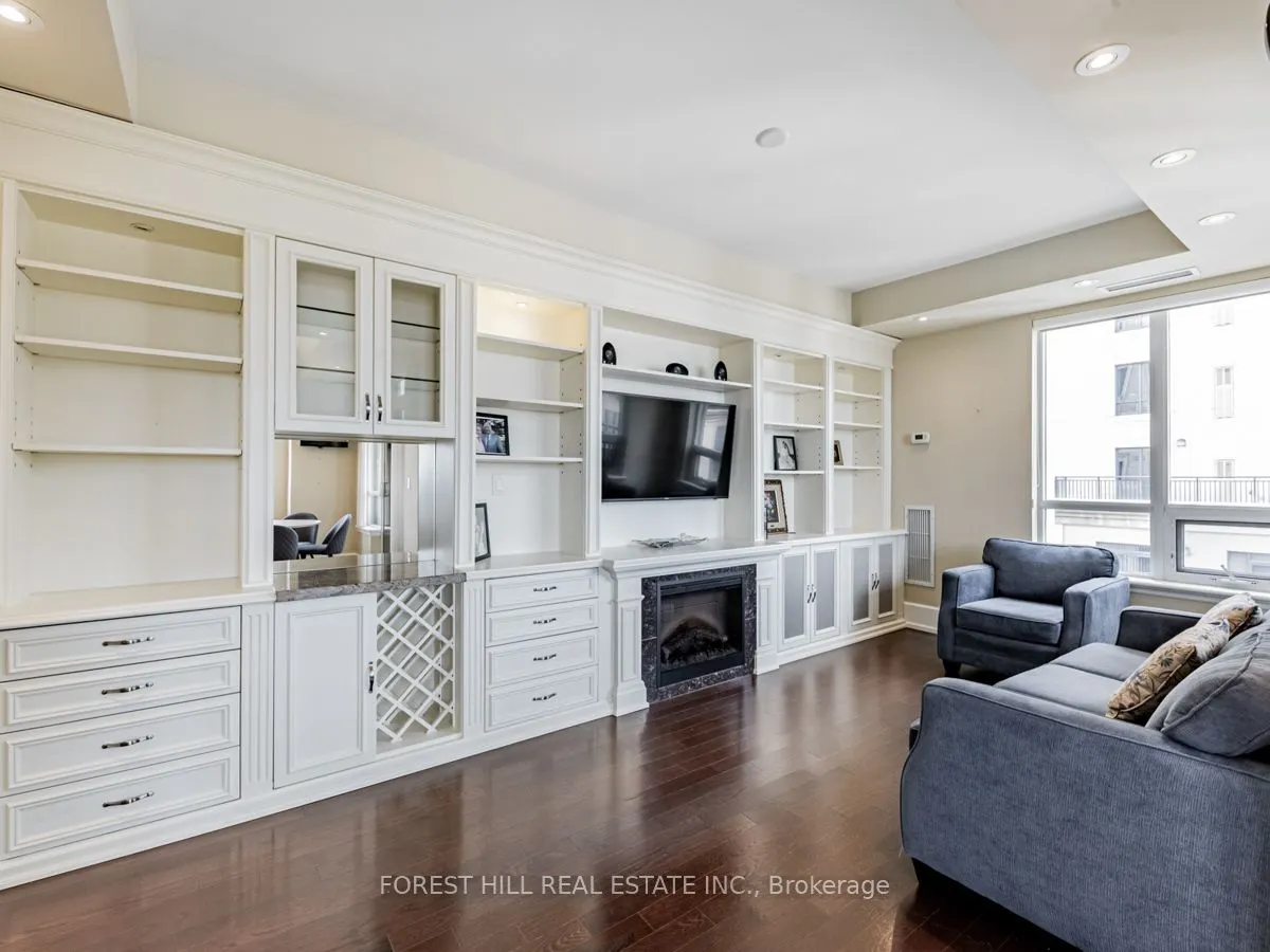 660 Sheppard Avenue E, #1402