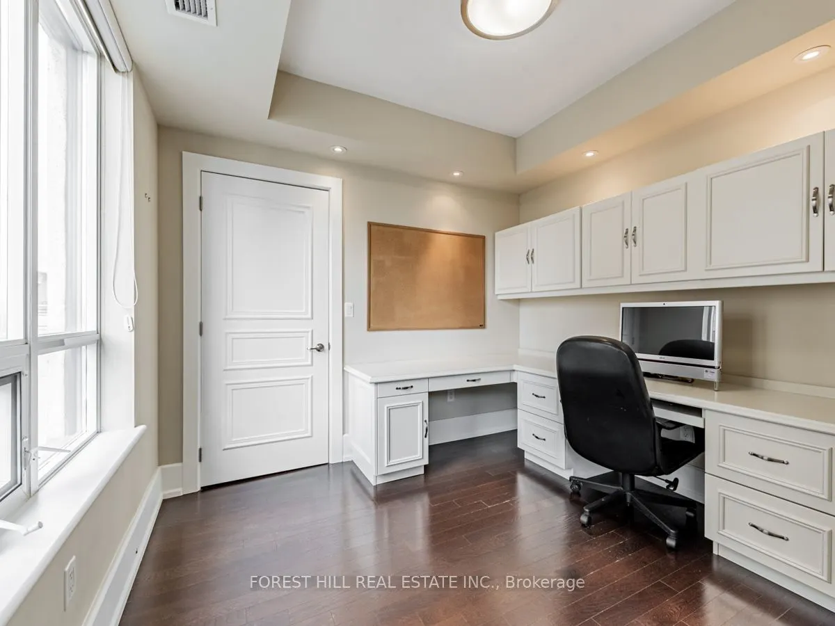 660 Sheppard Avenue E, #1402