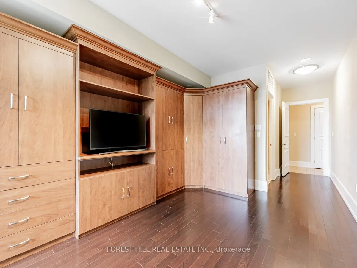 660 Sheppard Avenue E, #1402