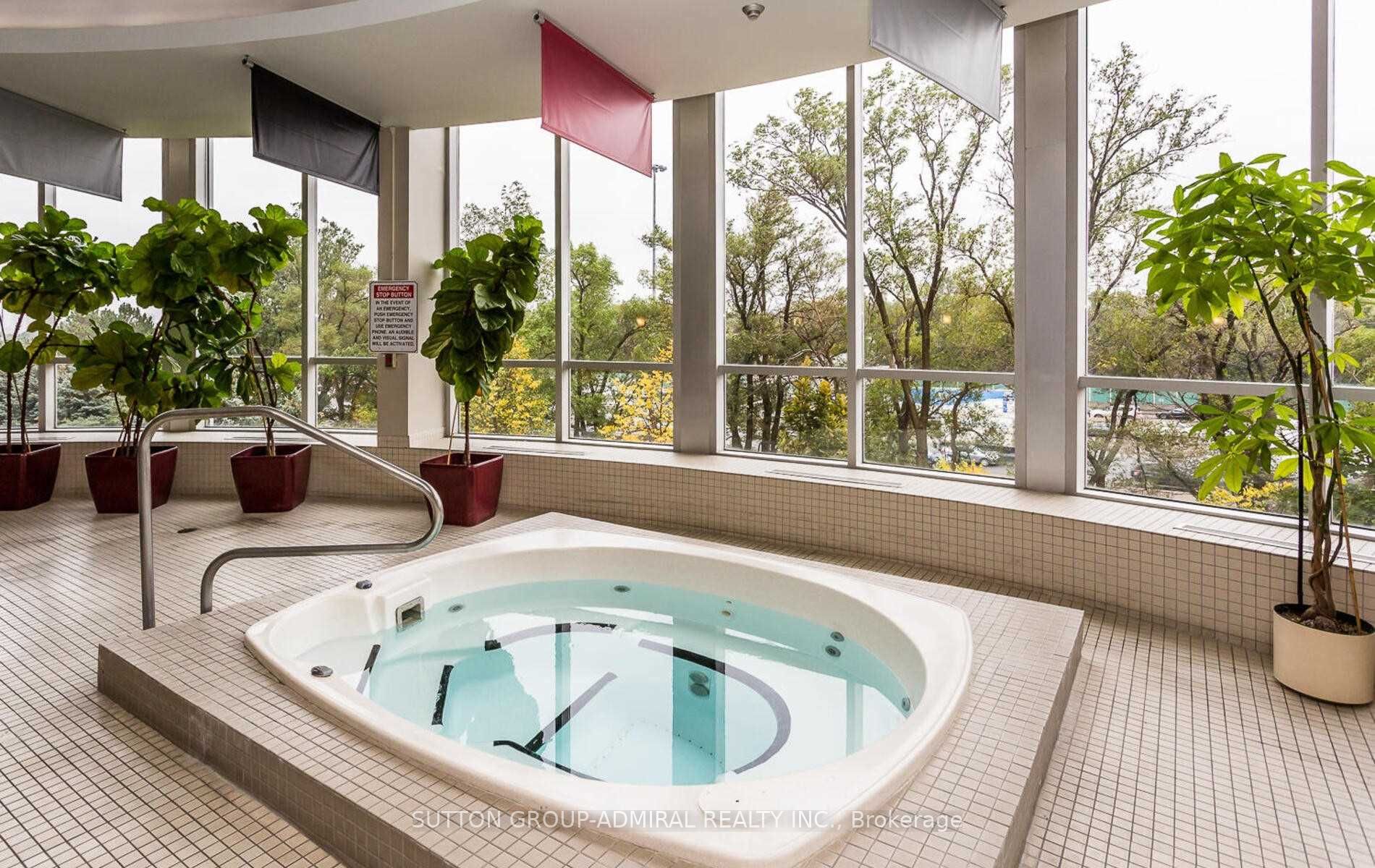 1 Rean Drive, #511