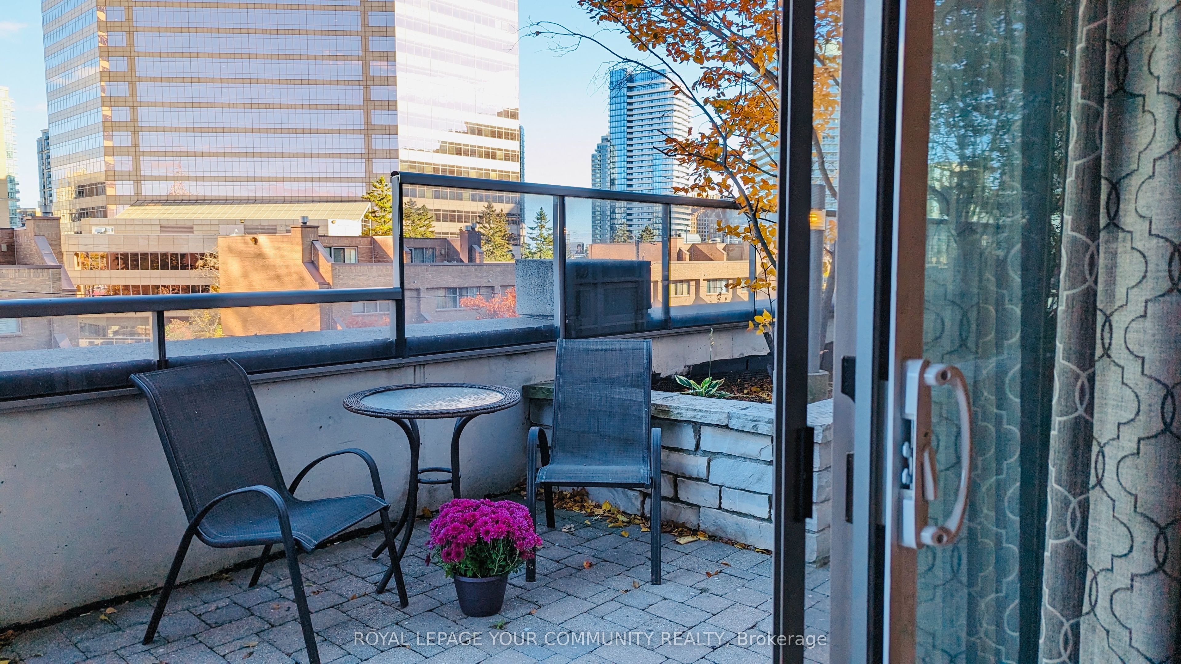25 Greenview Avenue #325