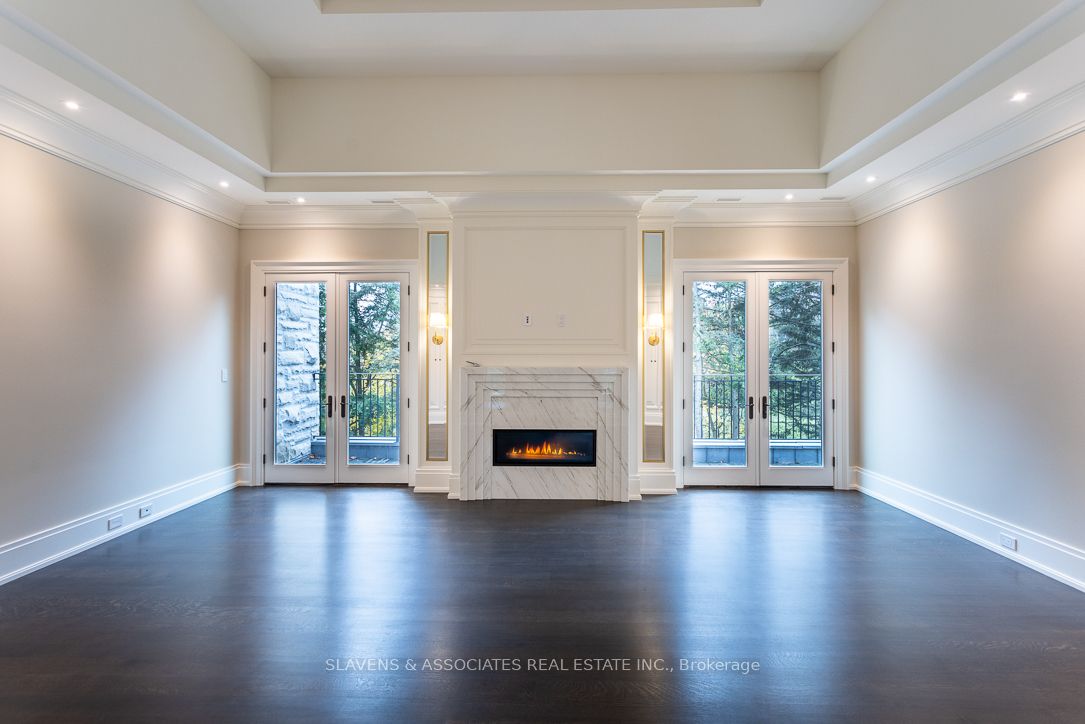 15 Tudor Gate