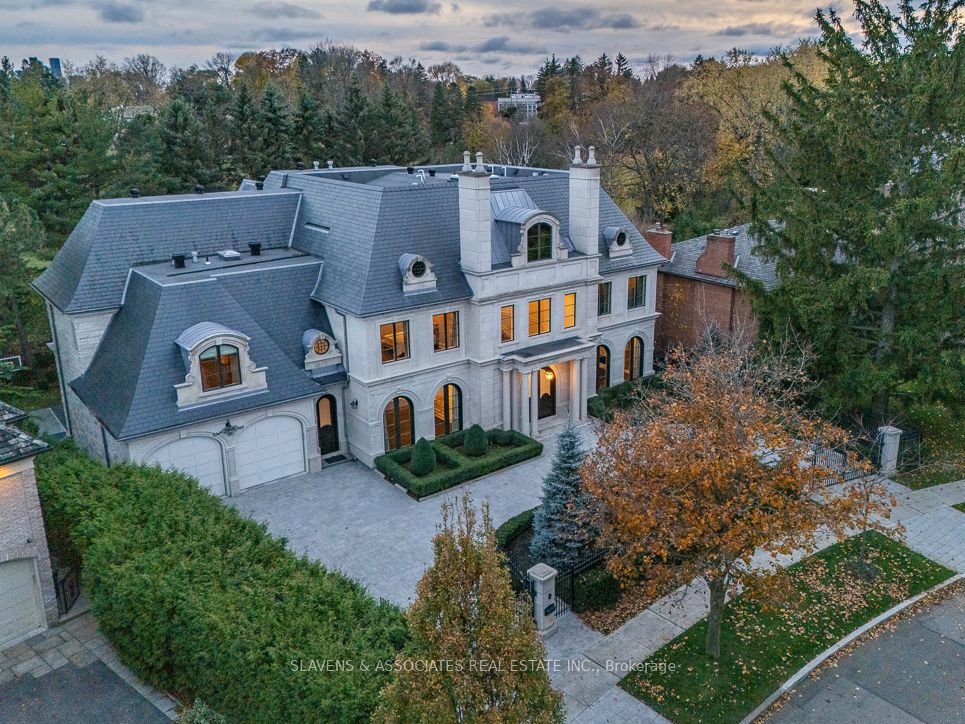 15 Tudor Gate