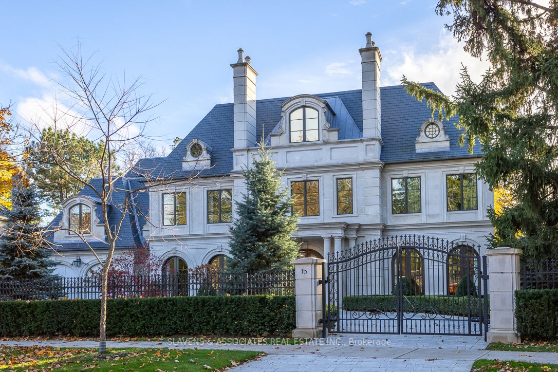 15 Tudor Gate