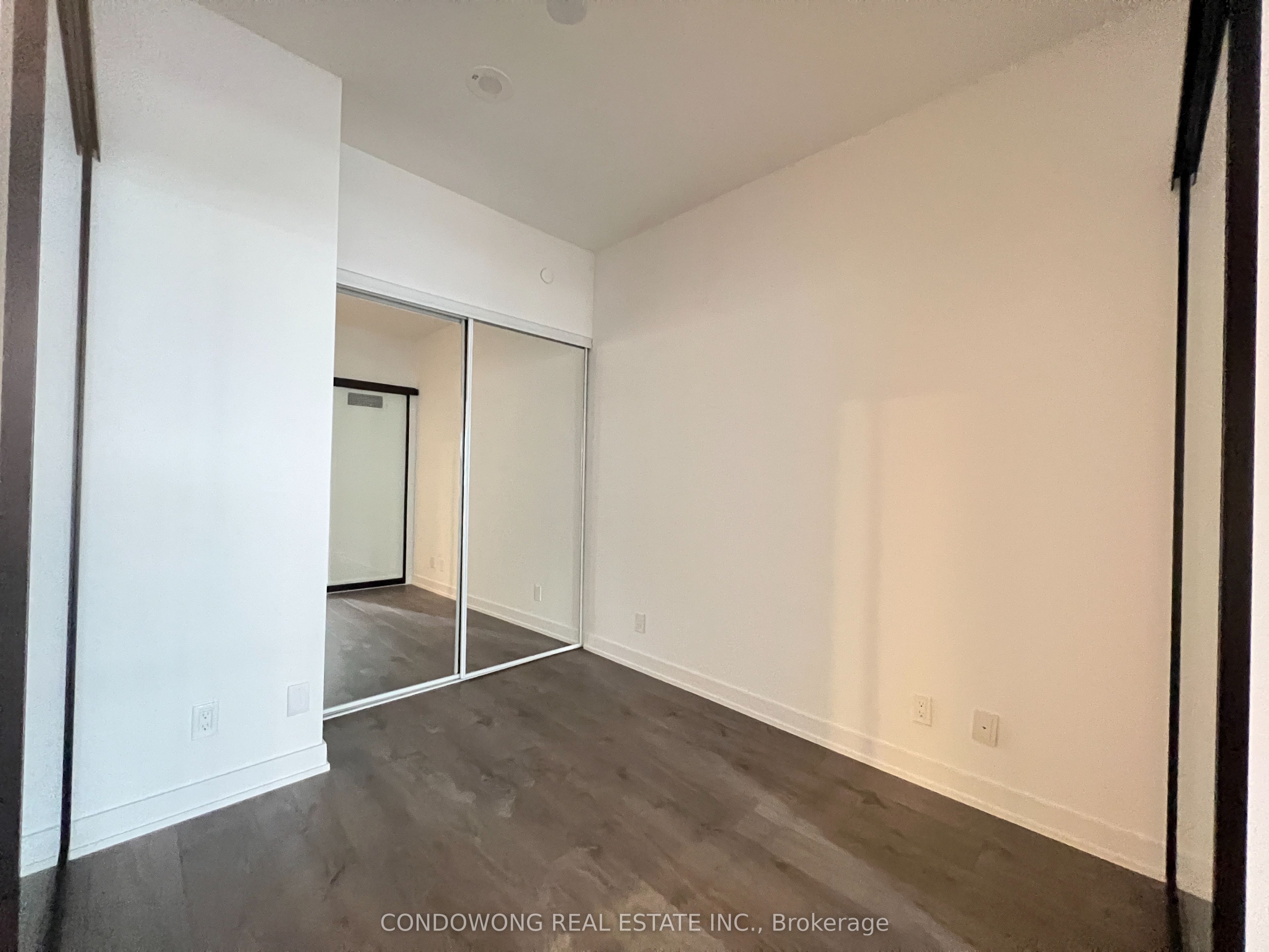 108 Peter Street #1106