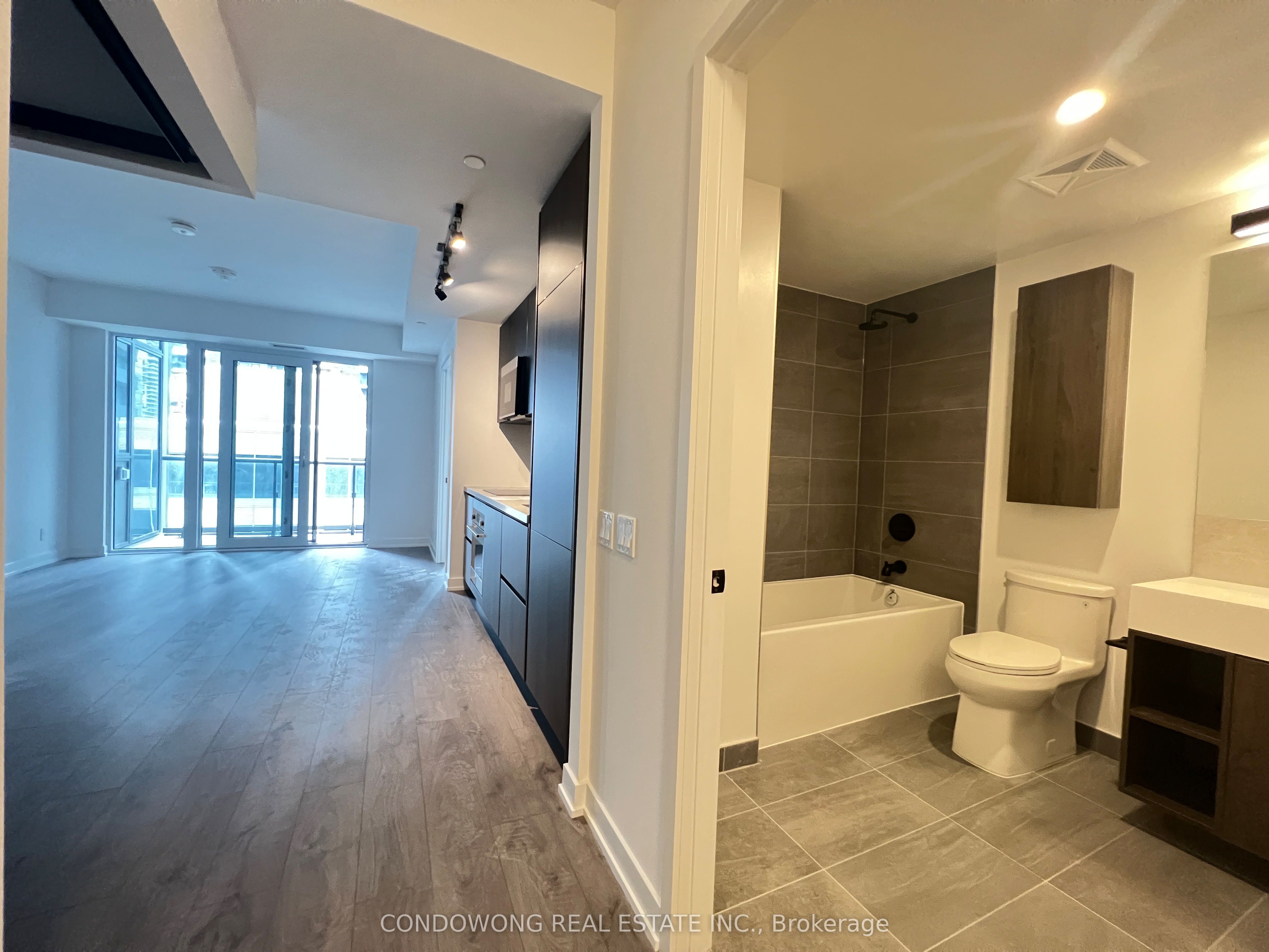 108 Peter Street #1106