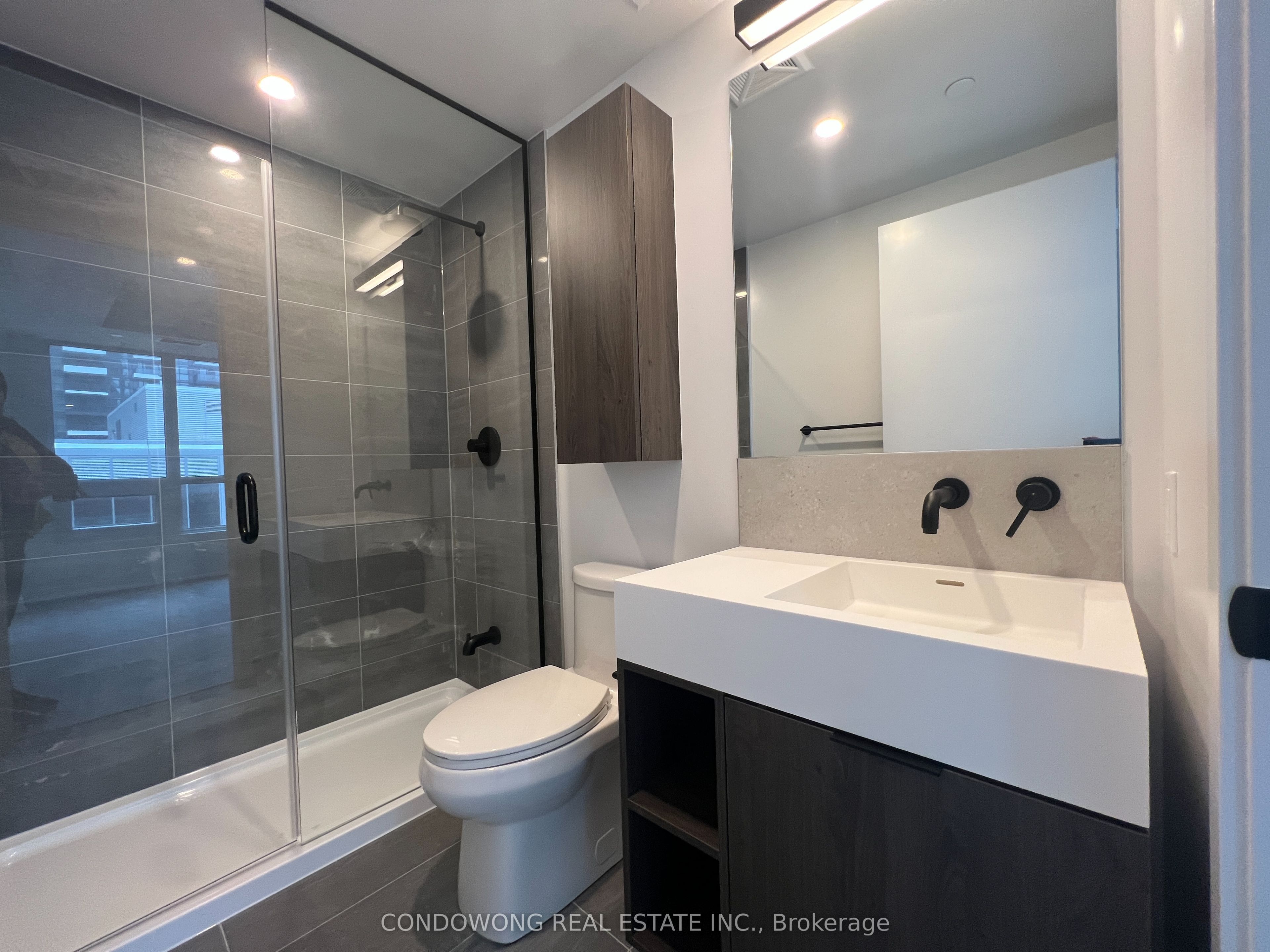 108 Peter Street #1106