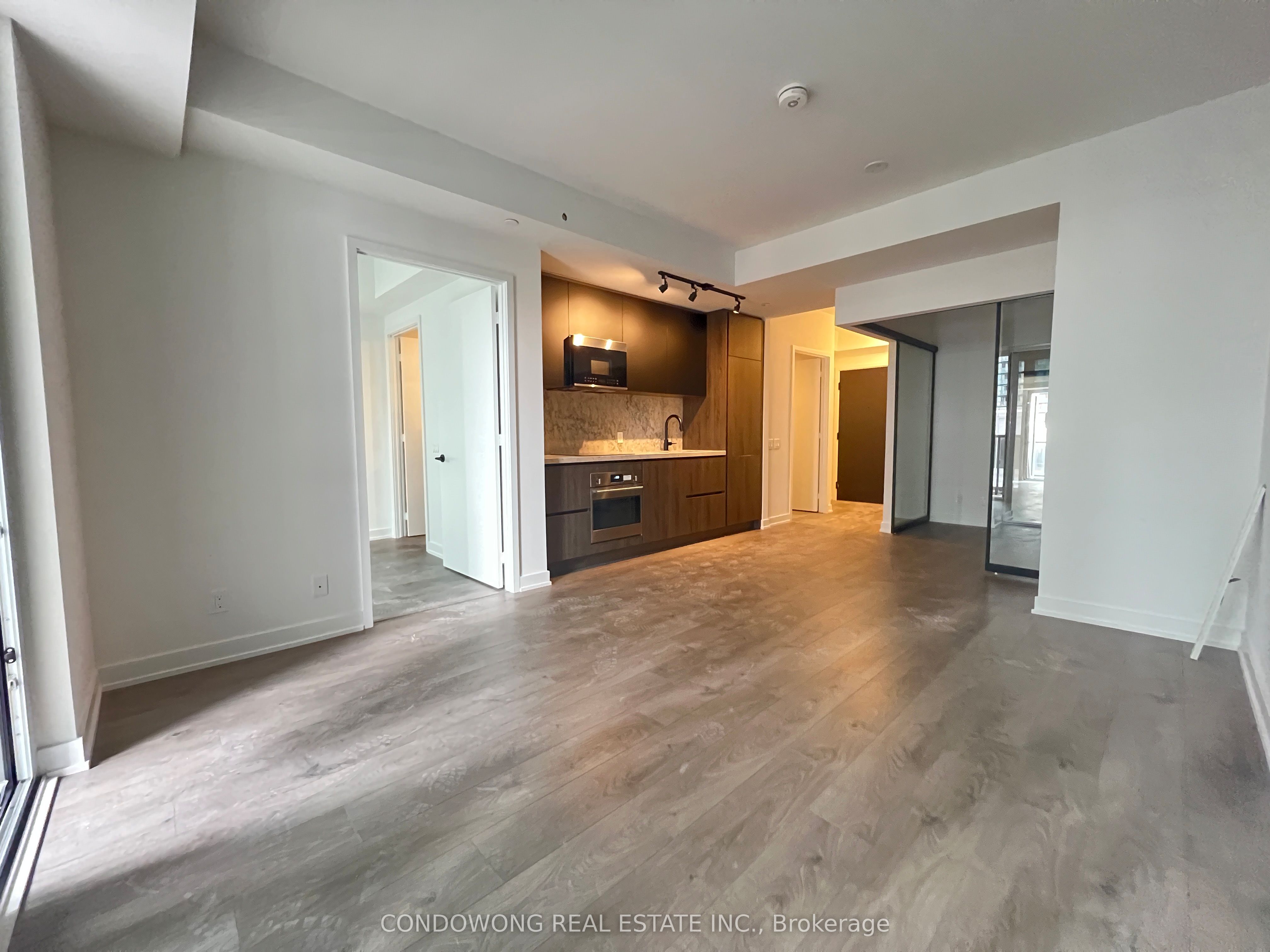108 Peter Street #1106