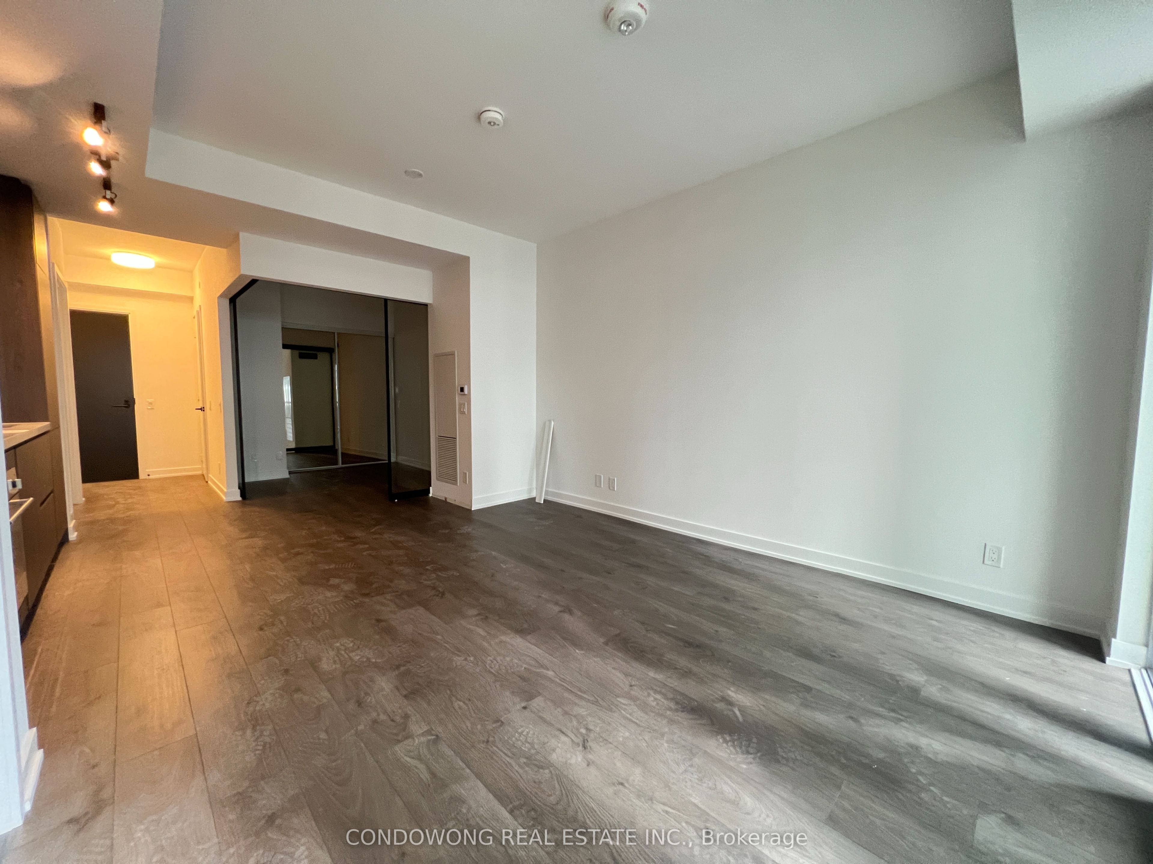 108 Peter Street #1106