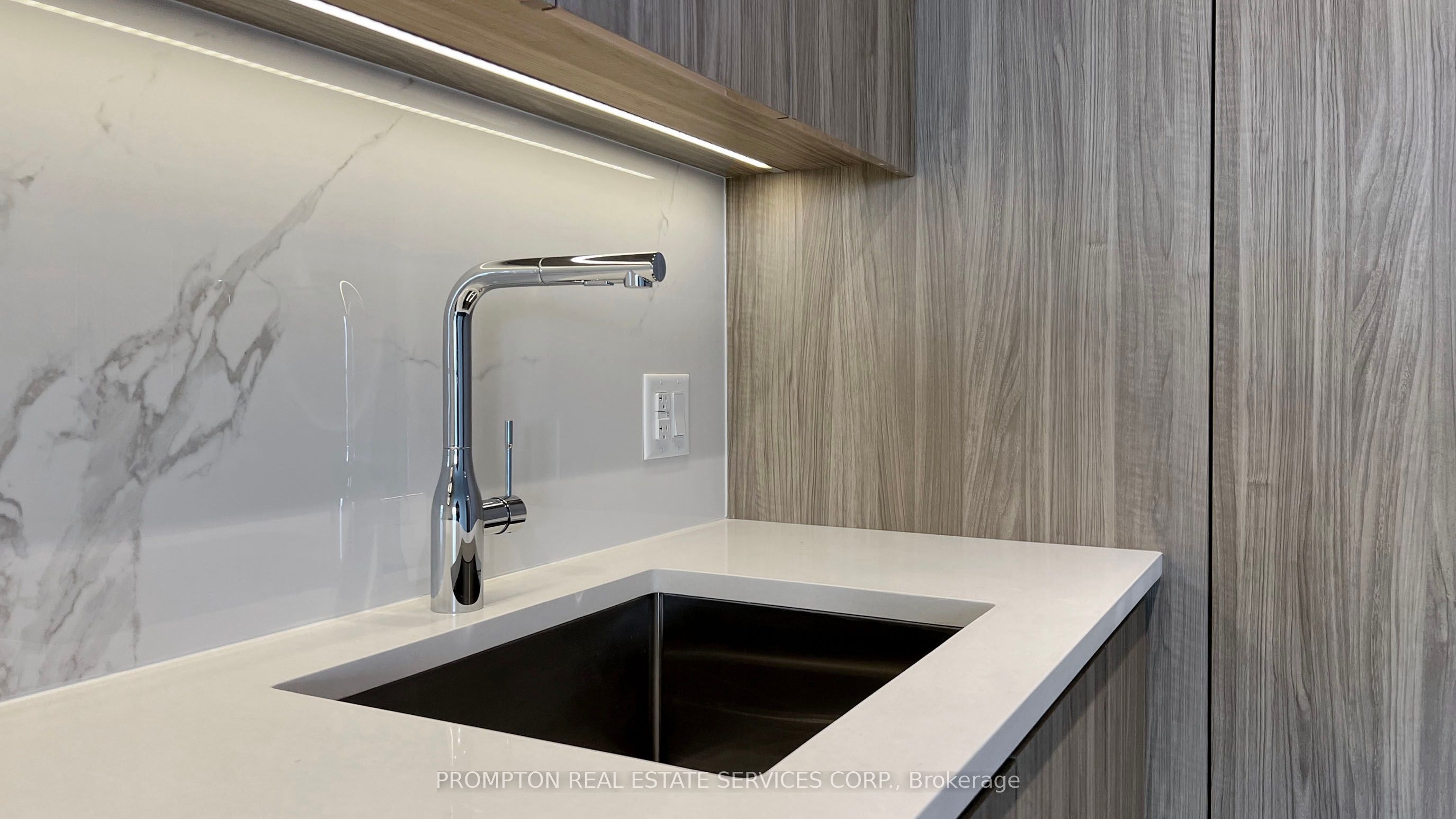 95 McMahon Drive, #3708