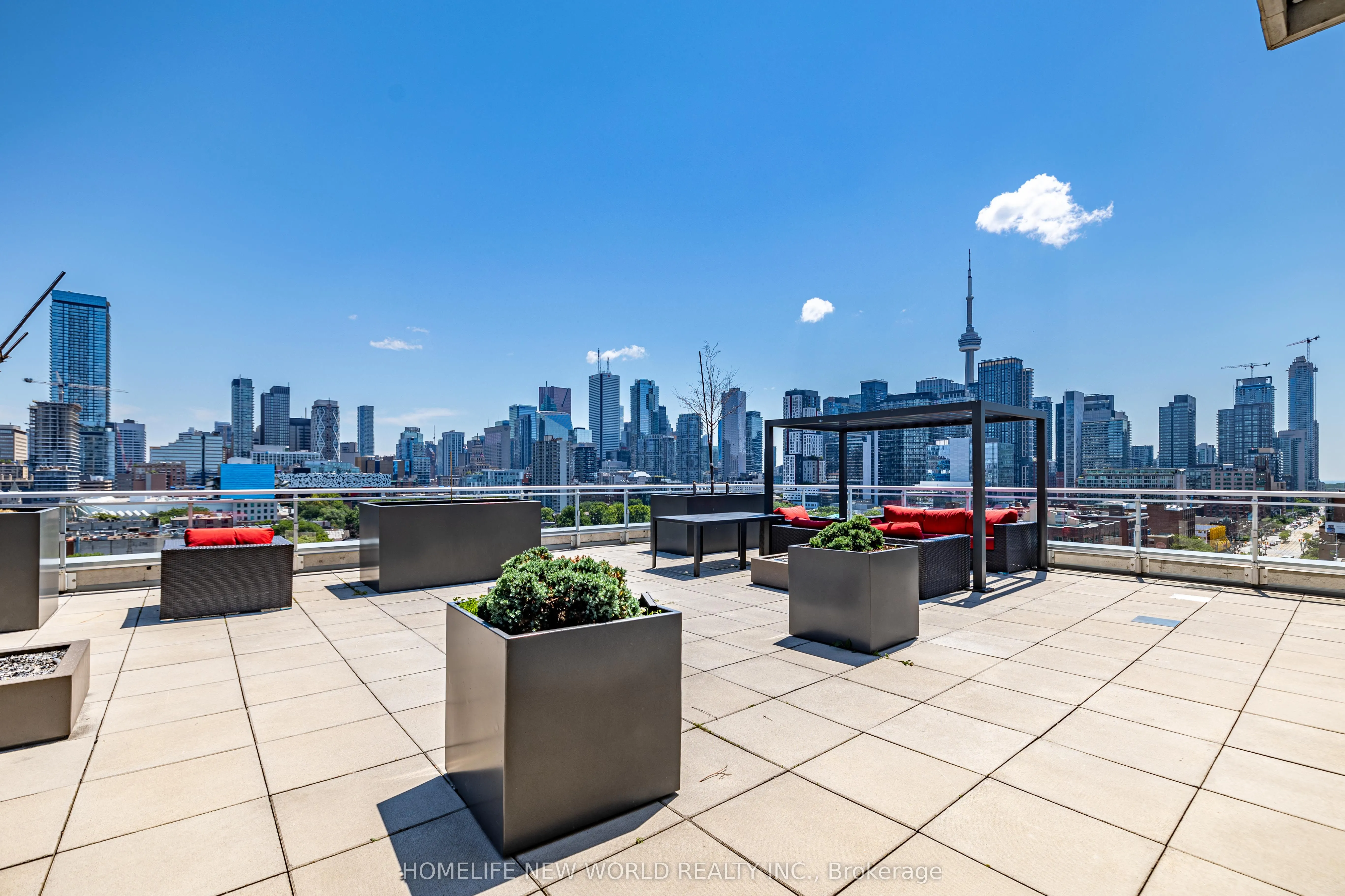 10 Willison Square, #602