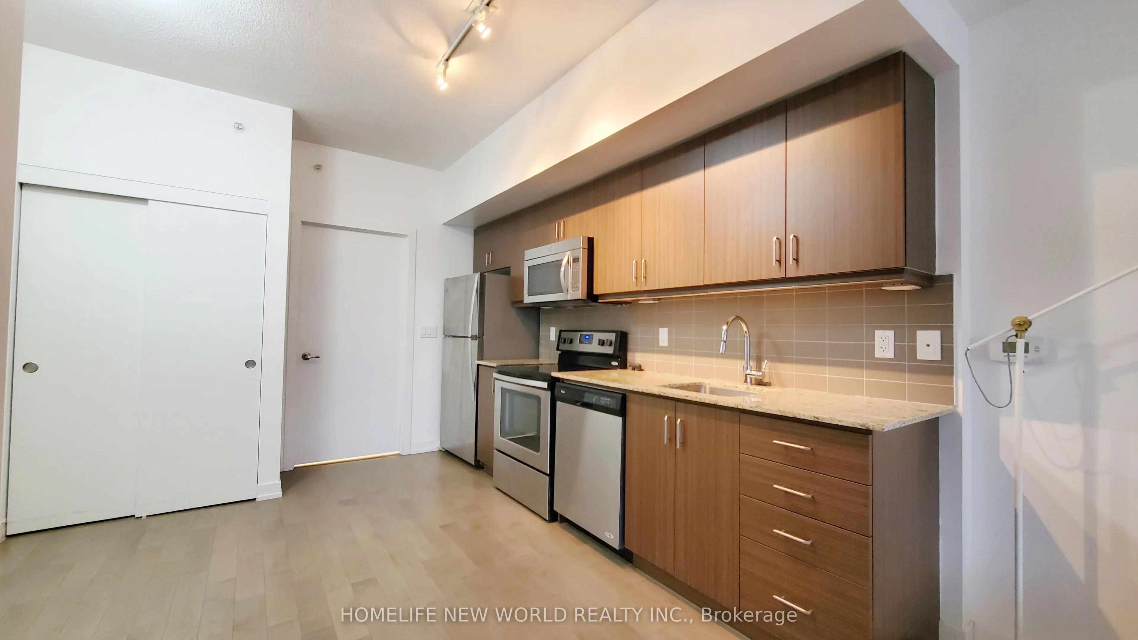 10 Willison Square, #602