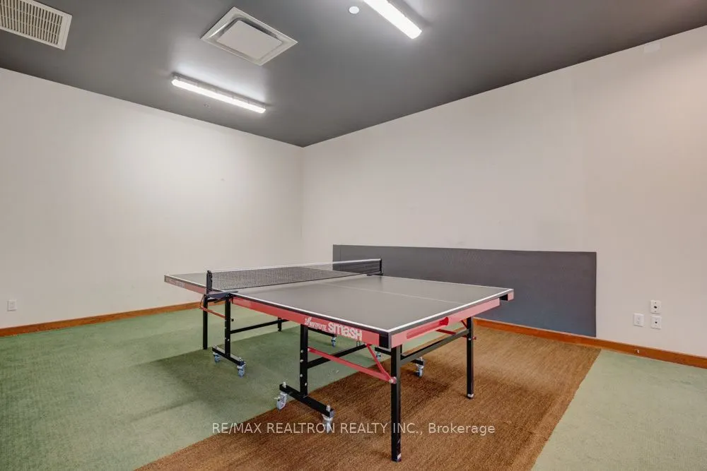 10 Northtown Way, #410