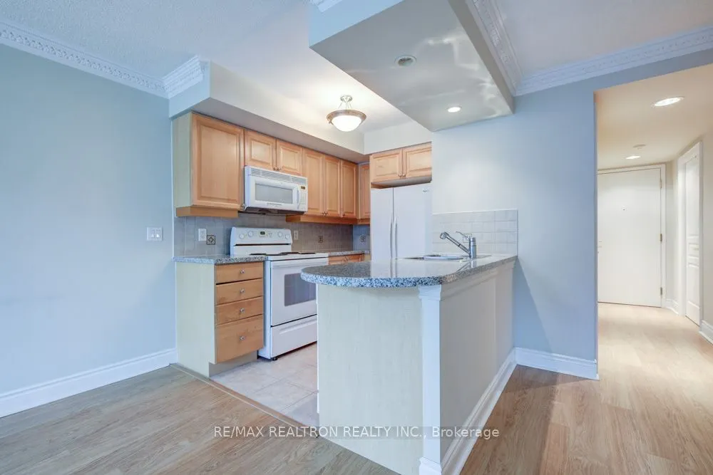 10 Northtown Way, #410