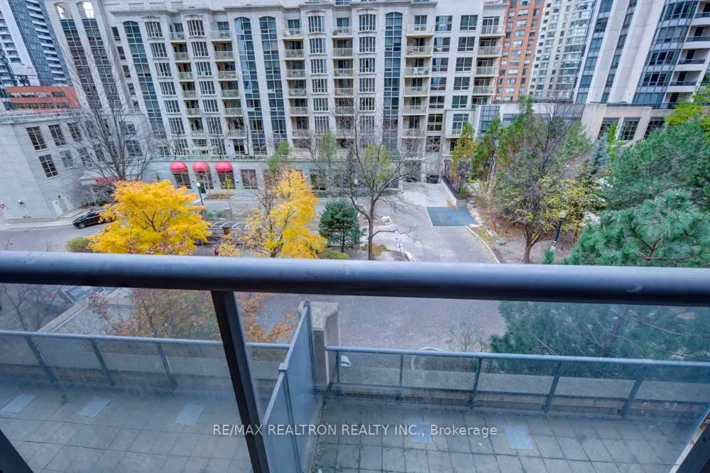 10 Northtown Way, #410