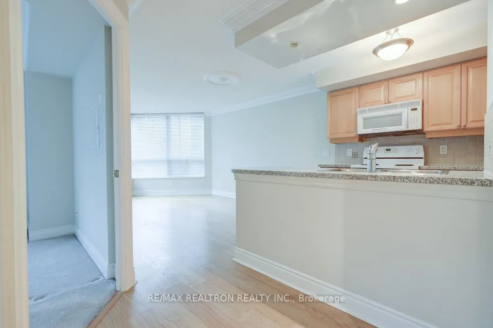 10 Northtown Way, #410