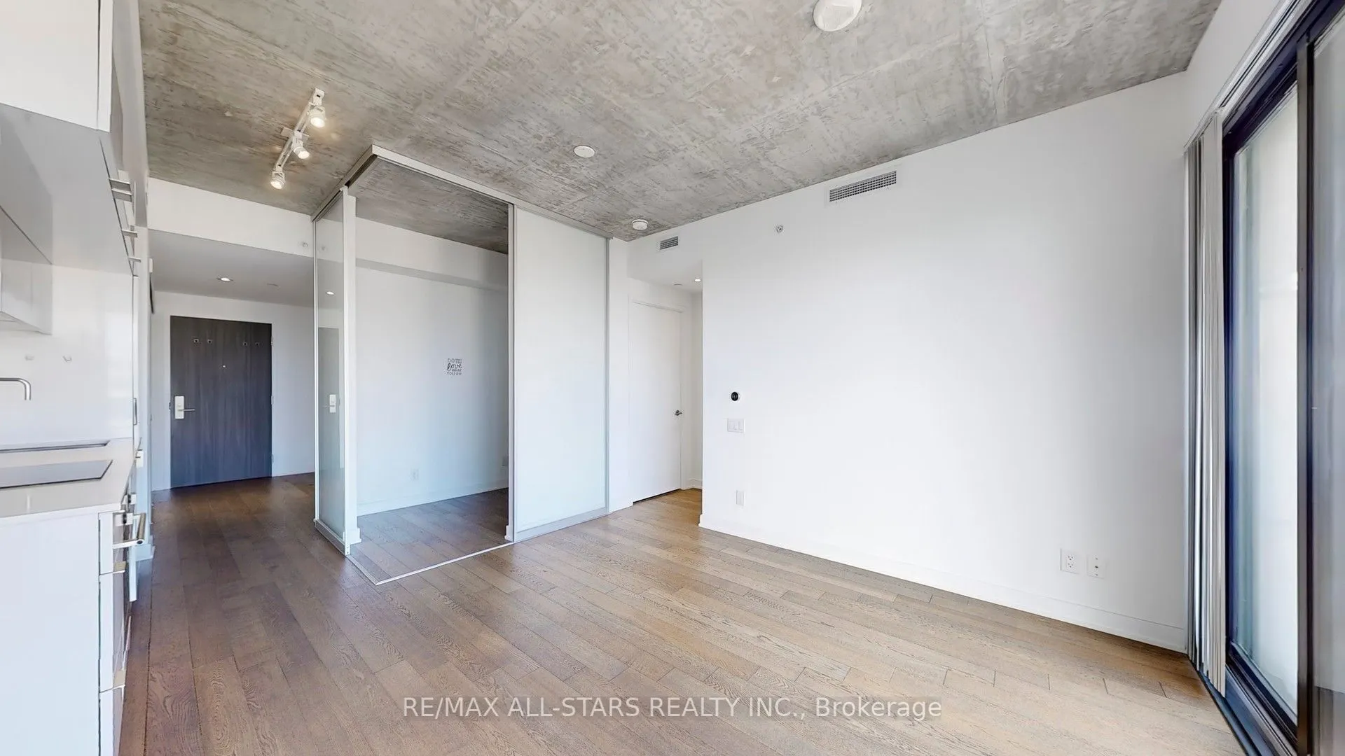 185 Roehampton Avenue, #907