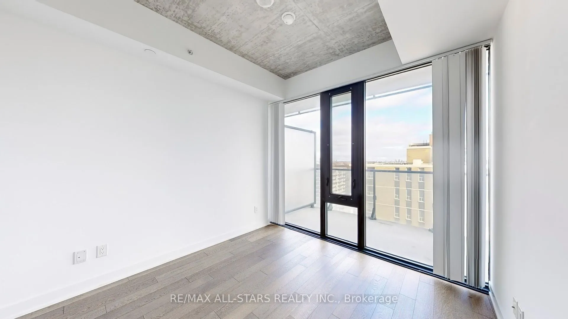 185 Roehampton Avenue, #907