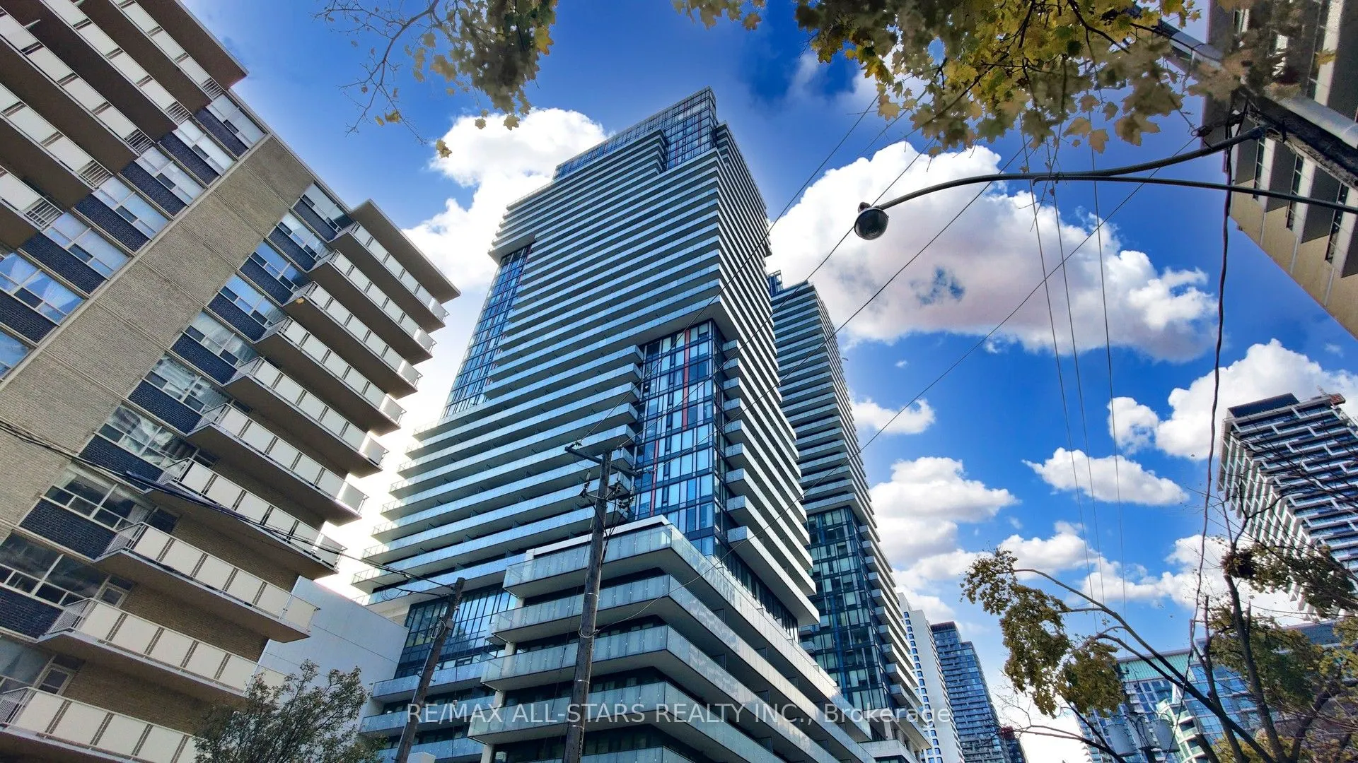 185 Roehampton Avenue, #907