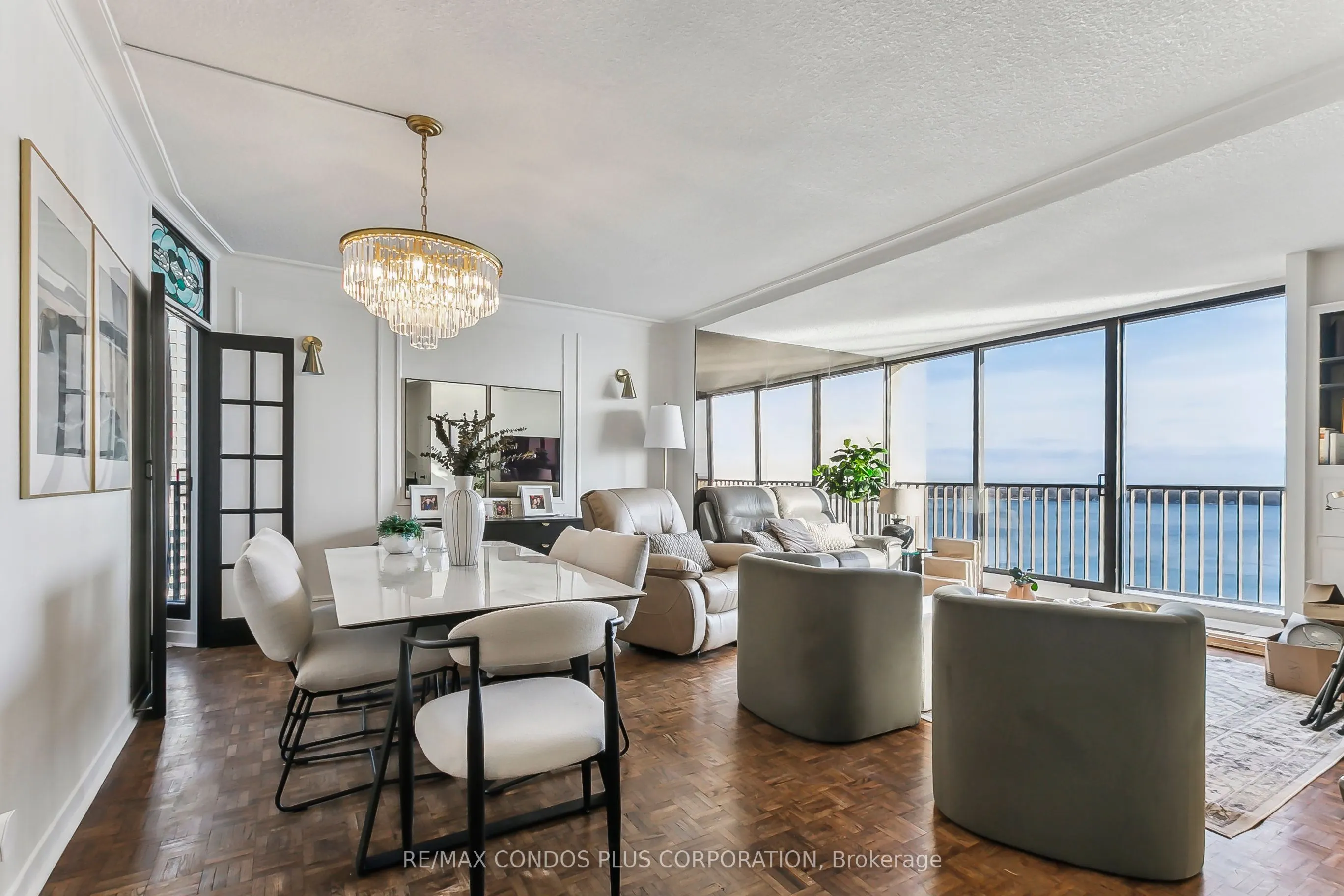 33 HARBOUR Square, #1801