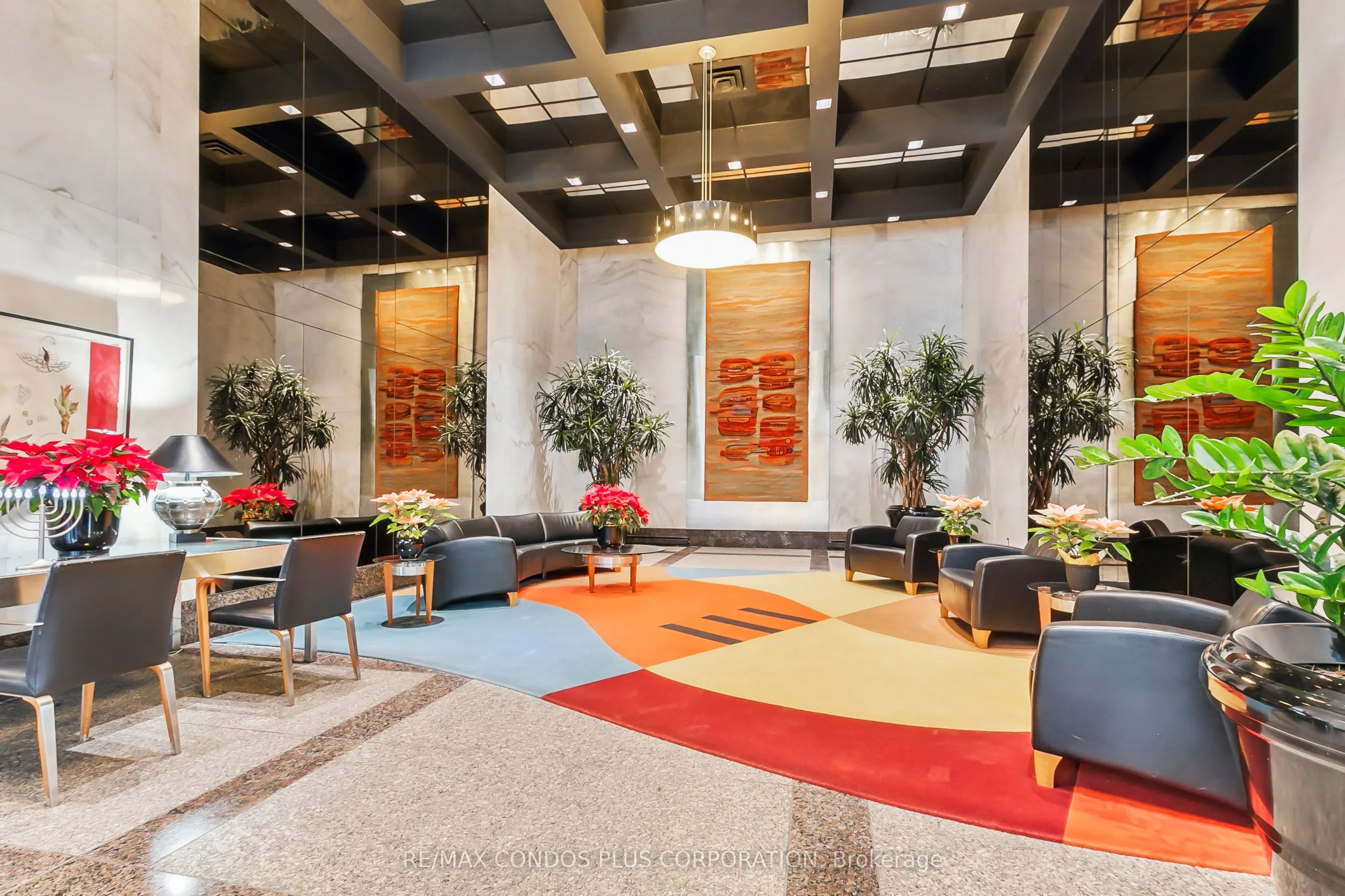 33 HARBOUR Square, #1801
