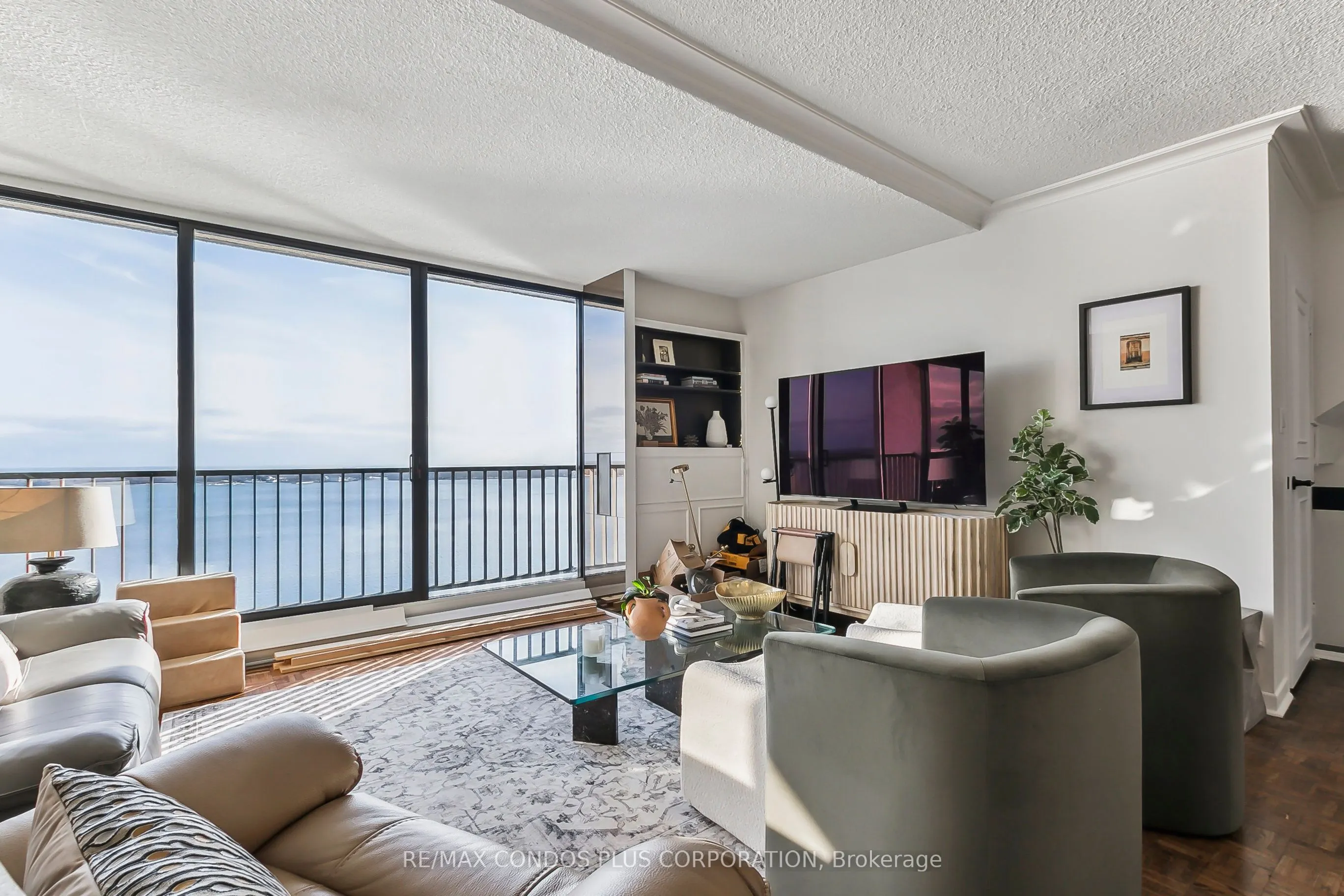 33 HARBOUR Square, #1801