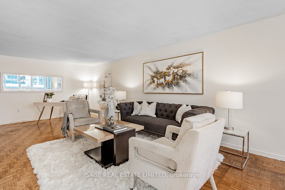 360 Bloor Street E #1007