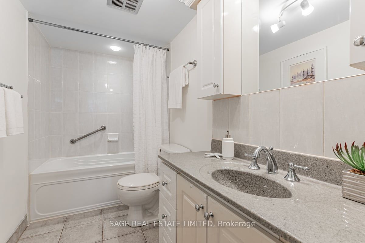 360 Bloor Street E #1007