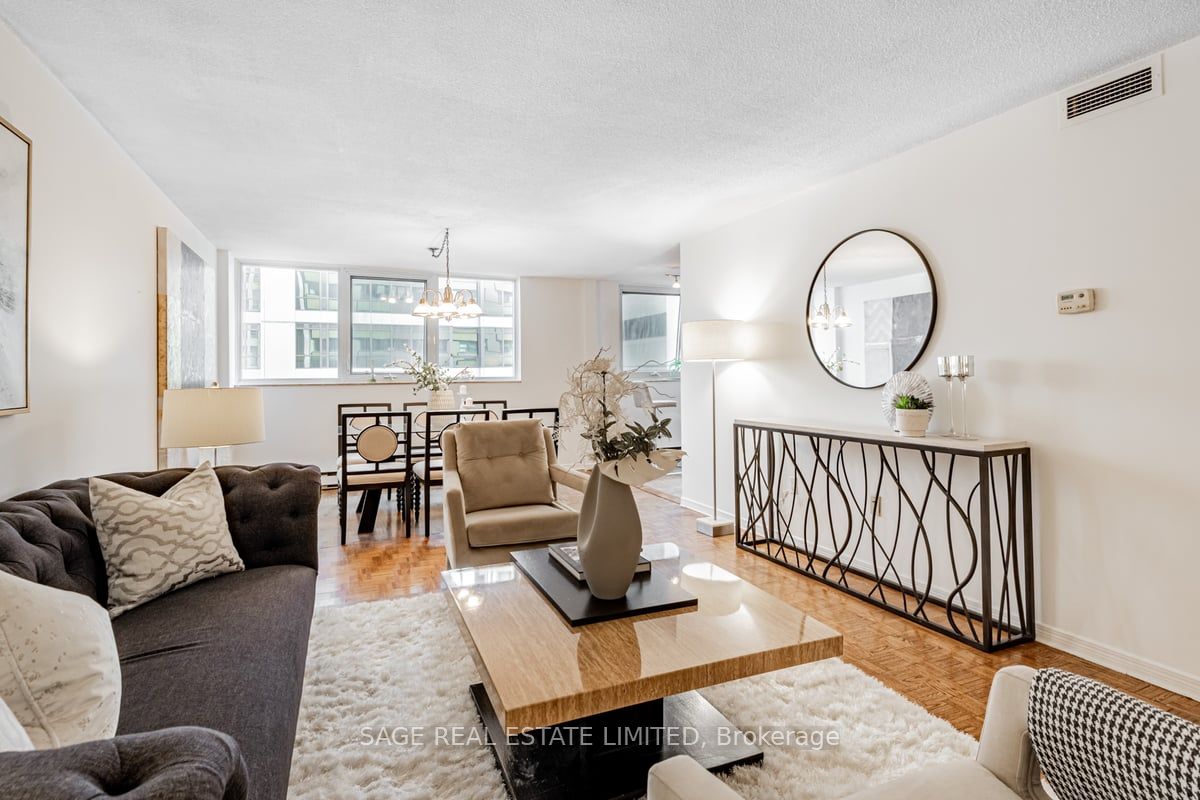360 Bloor Street E #1007