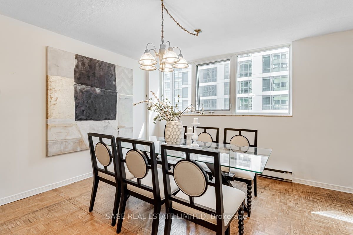 360 Bloor Street E #1007