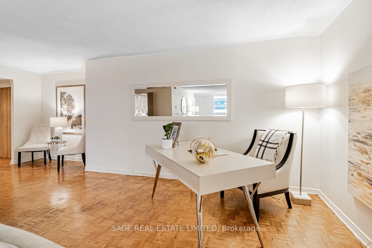 360 Bloor Street E #1007