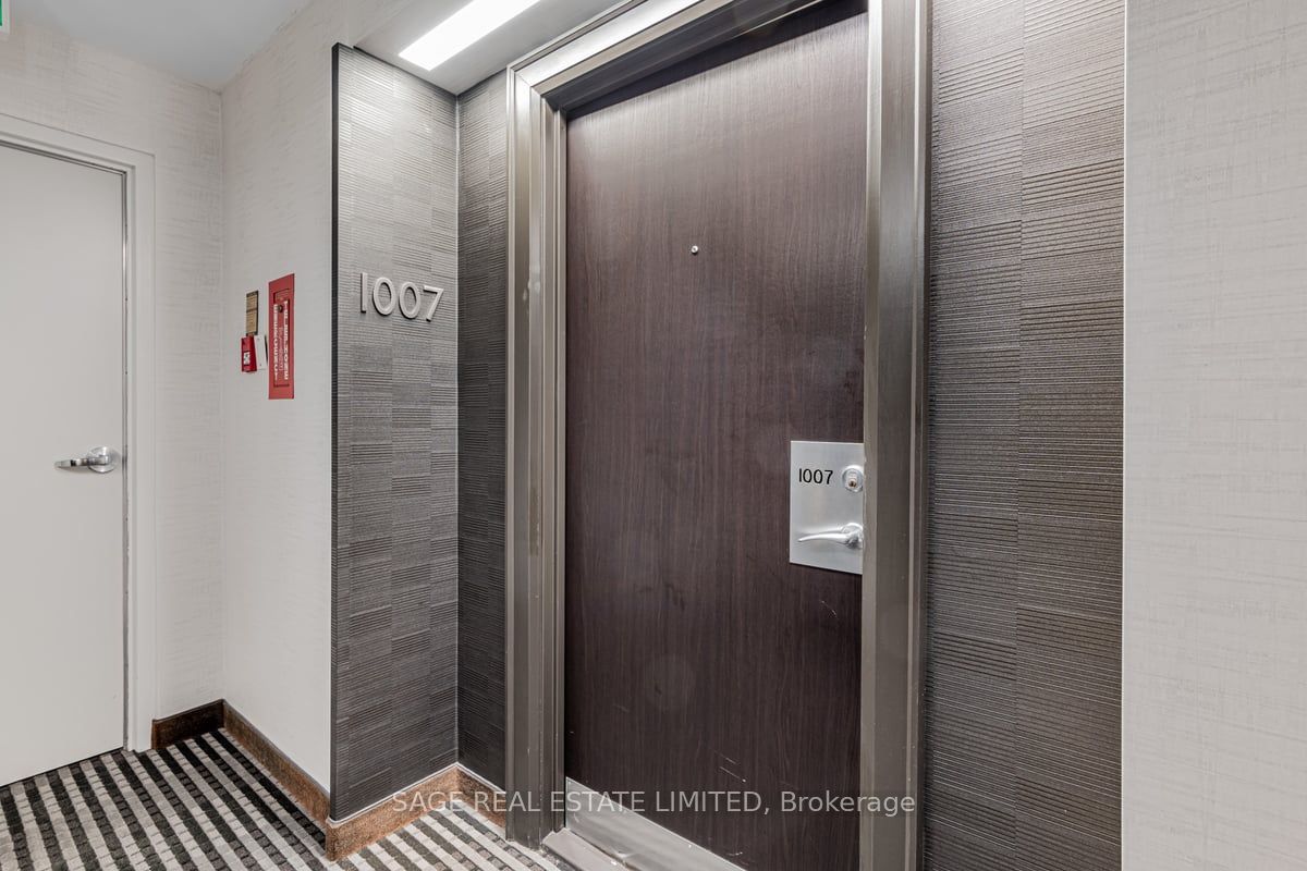 360 Bloor Street E #1007