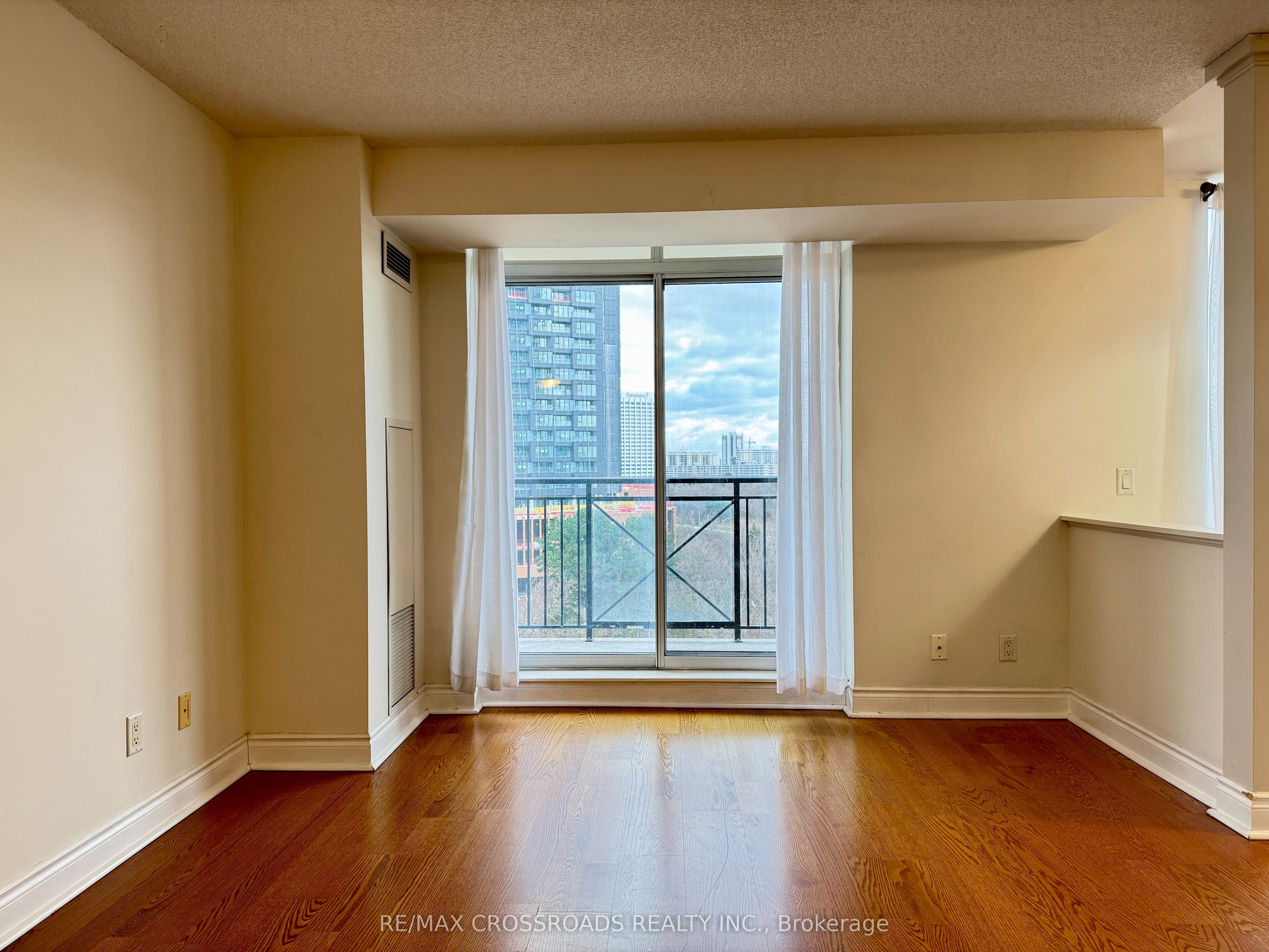 1103 Leslie Street, #802