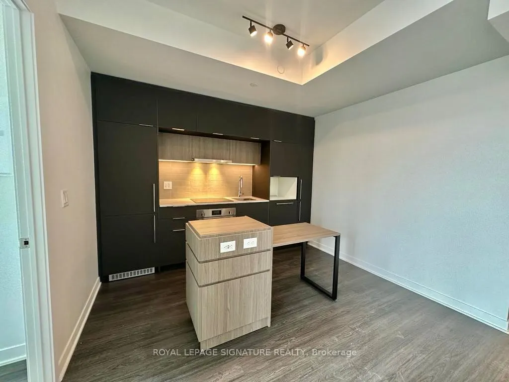 185 Alberta Avenue #411